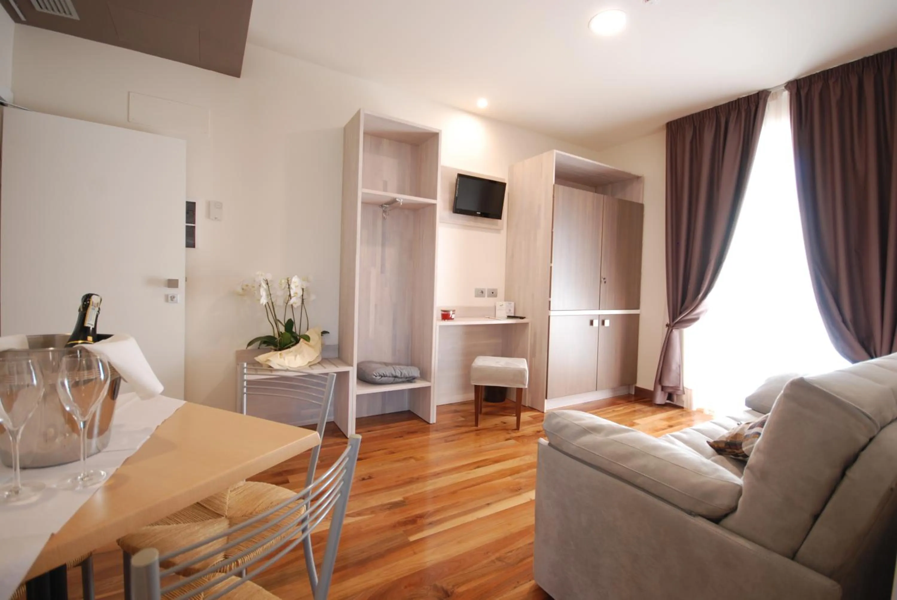 Nightclub / DJ in Hotel Giardino