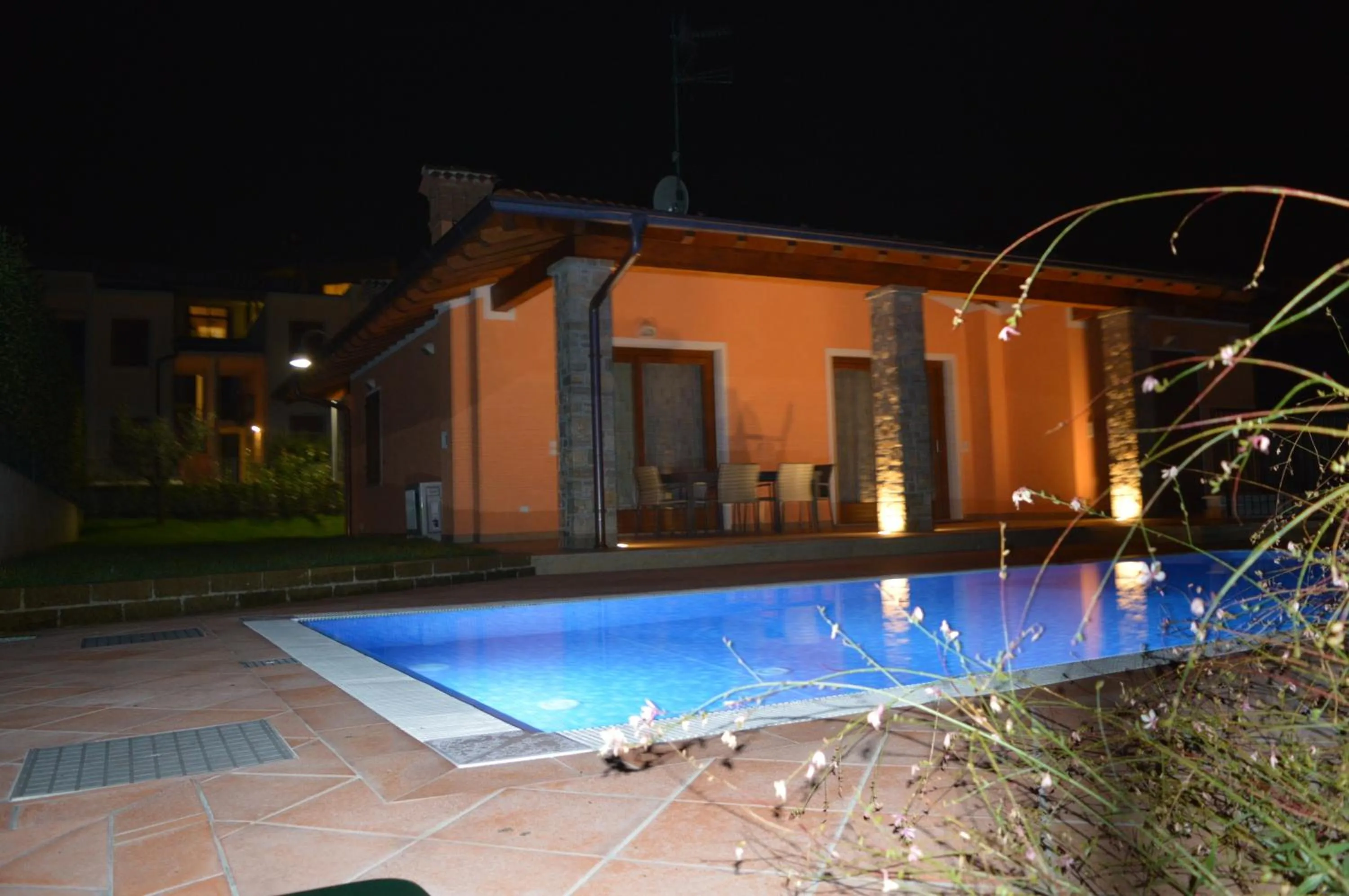 Night in Villa Artemia
