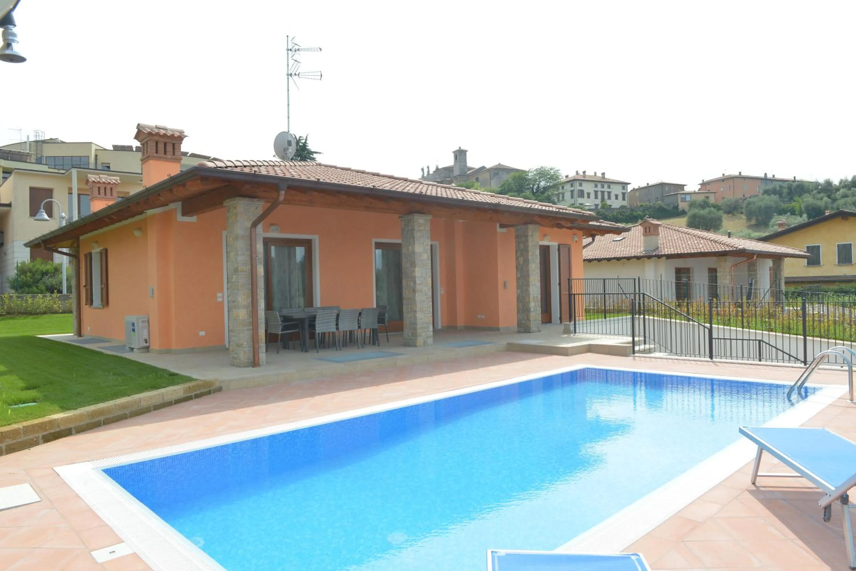 Swimming pool in Villa Artemia