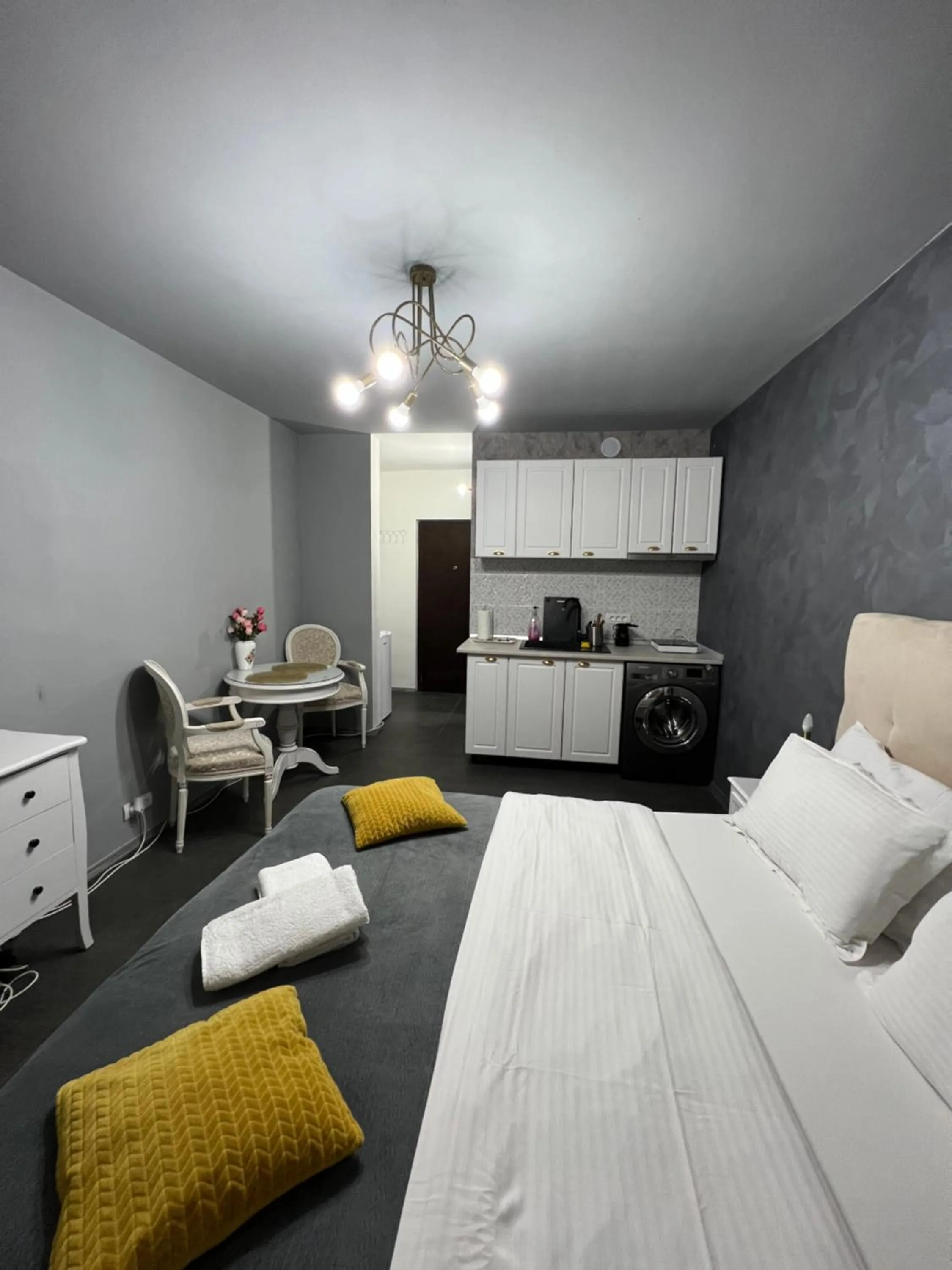 Kitchen or kitchenette, Bed in Kenzia Prive