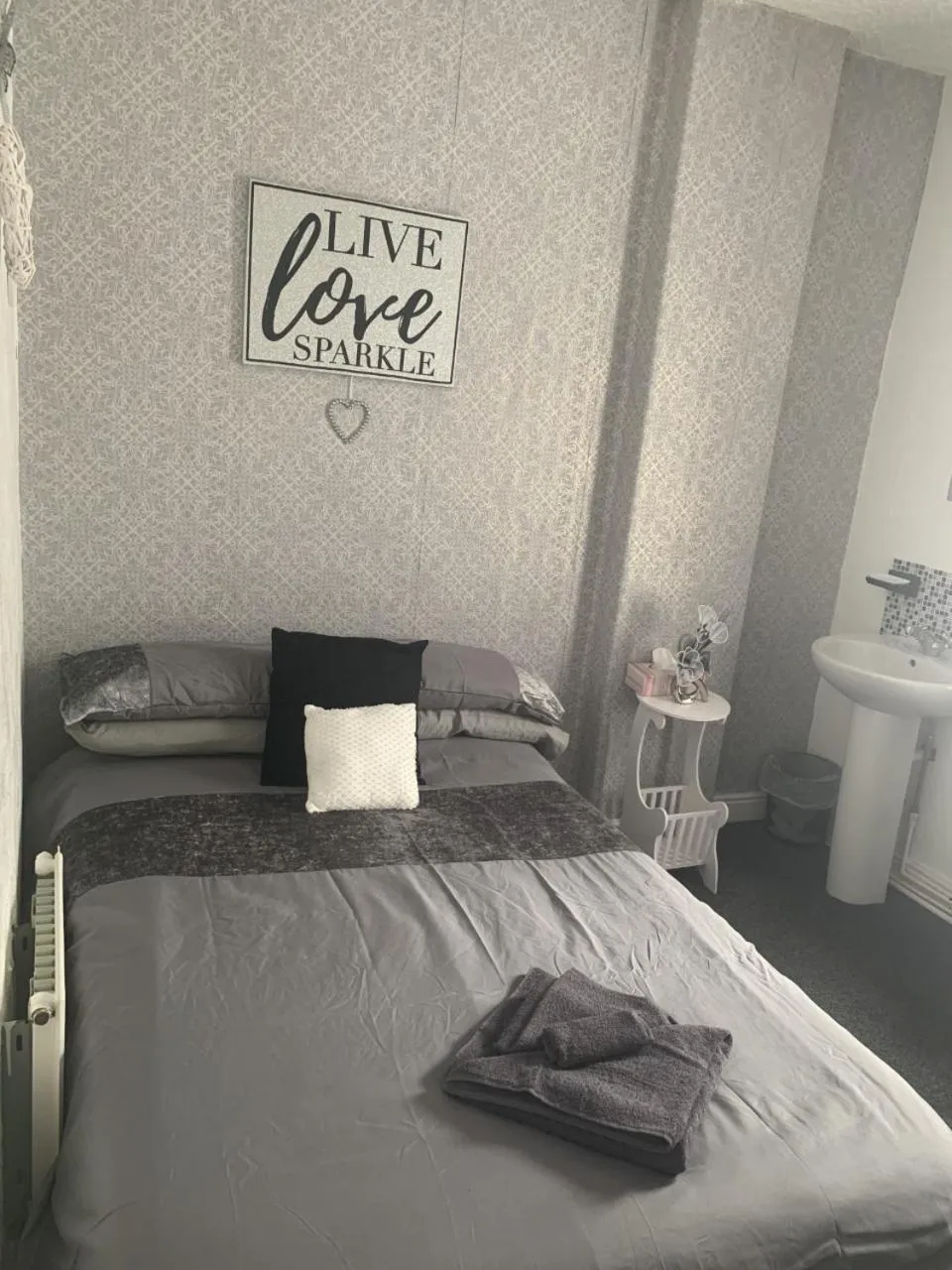 Bedroom, Bed in The Butterfly Hotel