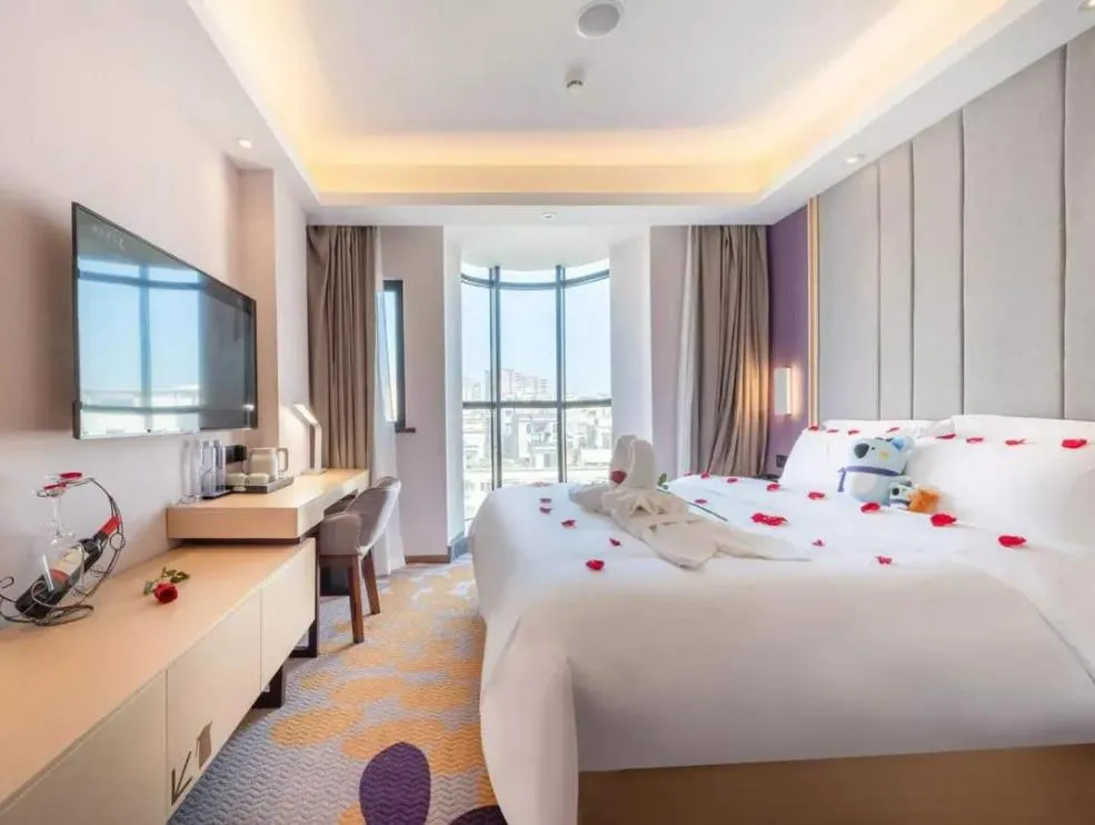 Bed in Lavande Hotel Shenzhen International Convention and Exhibition Center Fuhai West Subway Station