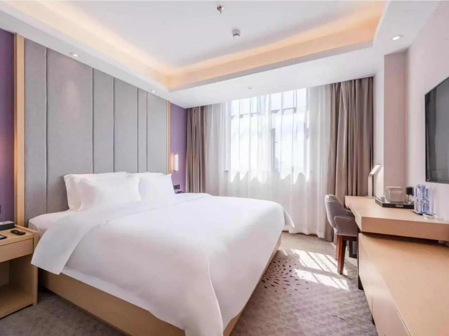 Bed in Lavande Hotel Shenzhen International Convention and Exhibition Center Fuhai West Subway Station