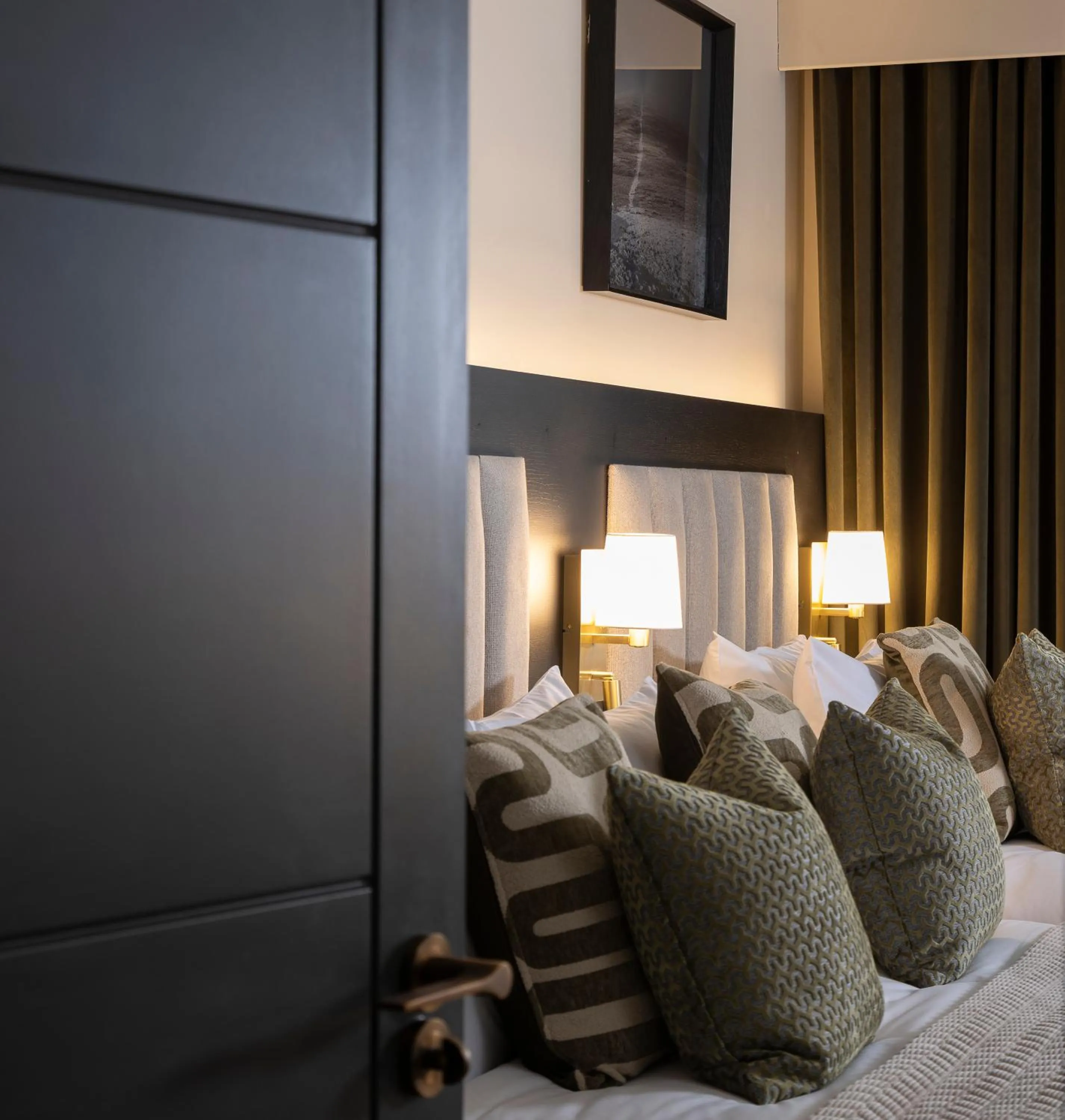 Family, Bed in House 15