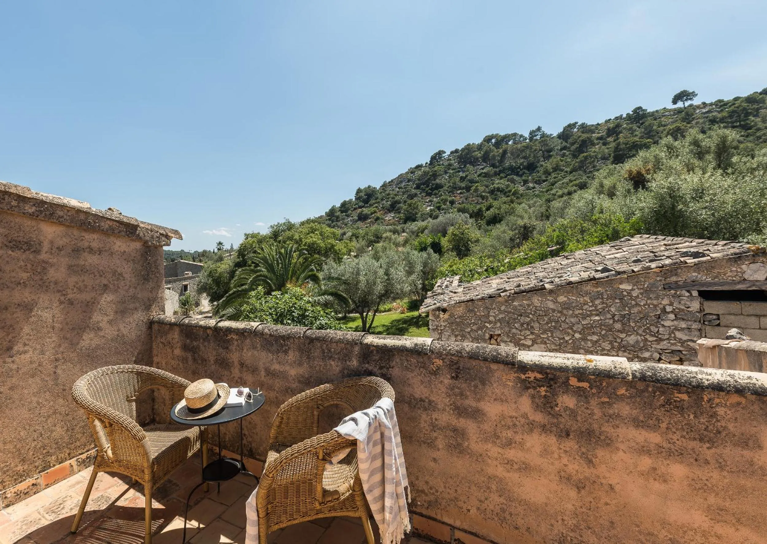 Garden view in Ca'n Beneït