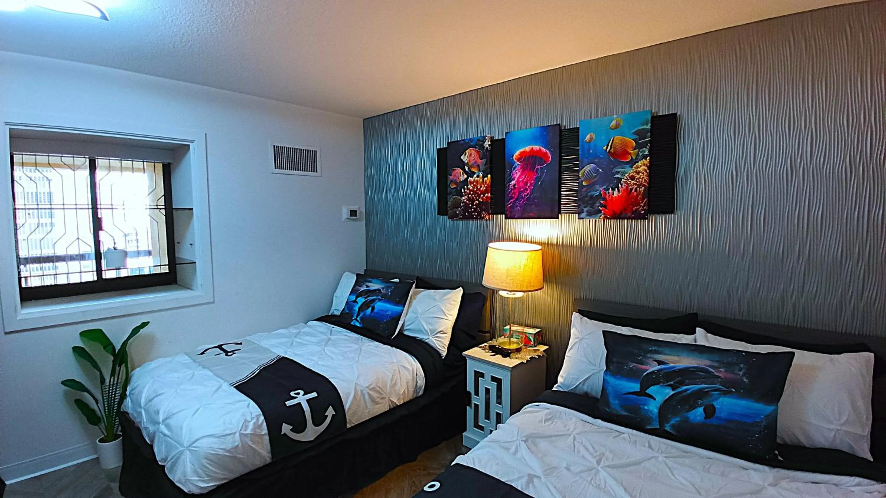 Bed in Waikiki Beach Tower