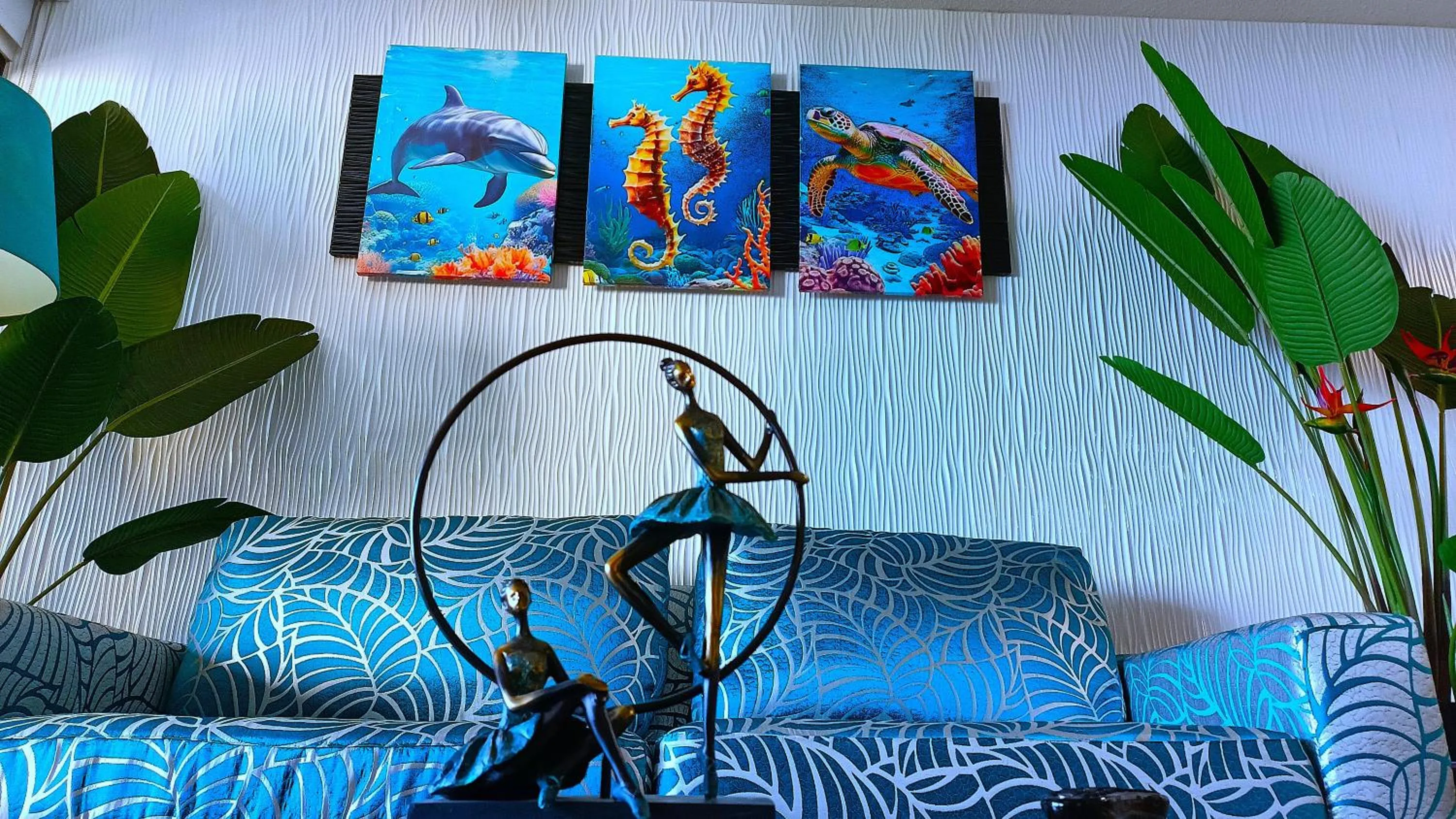 Bed in Waikiki Beach Tower