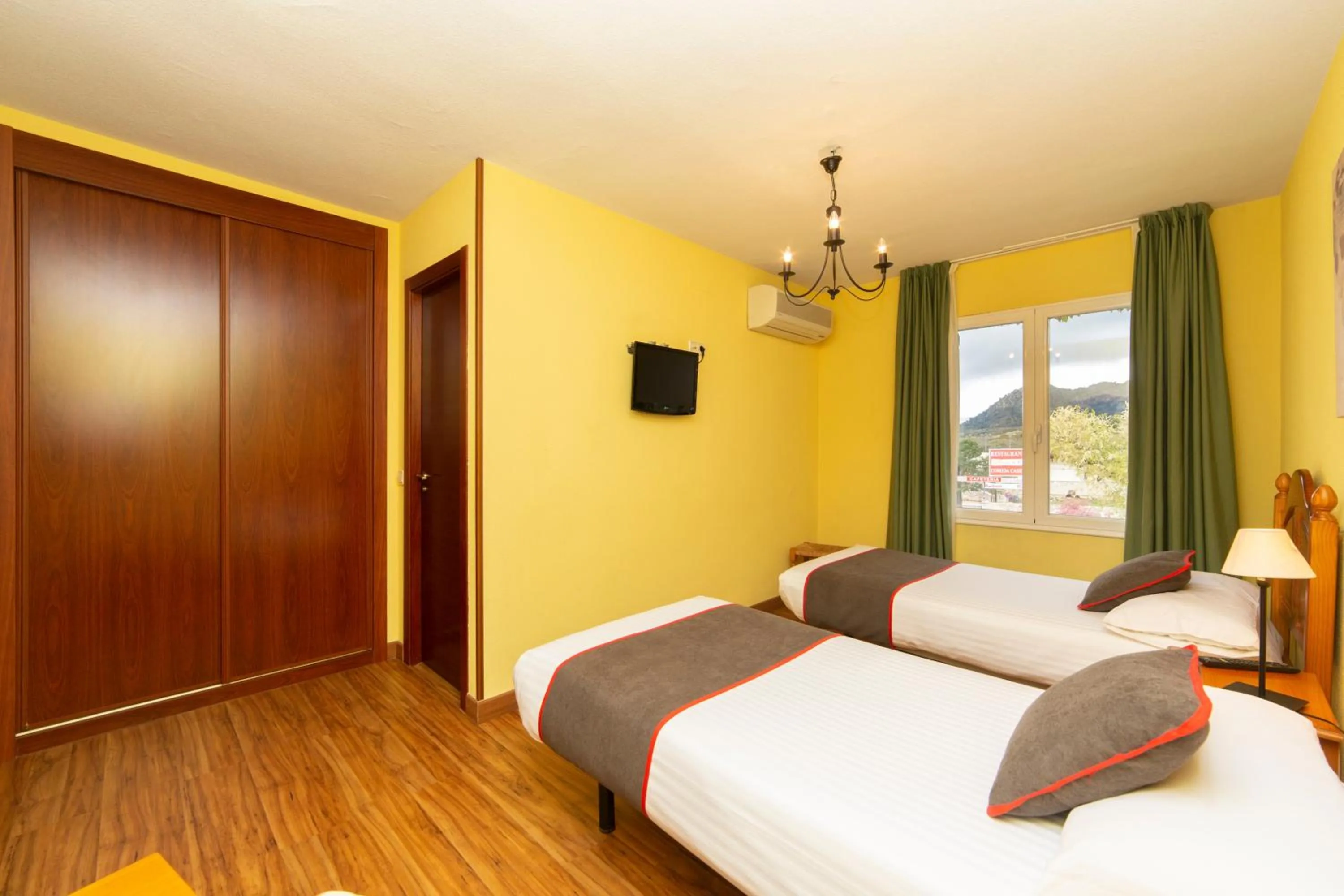 Photo of the whole room, Bed in Hotel Mavi