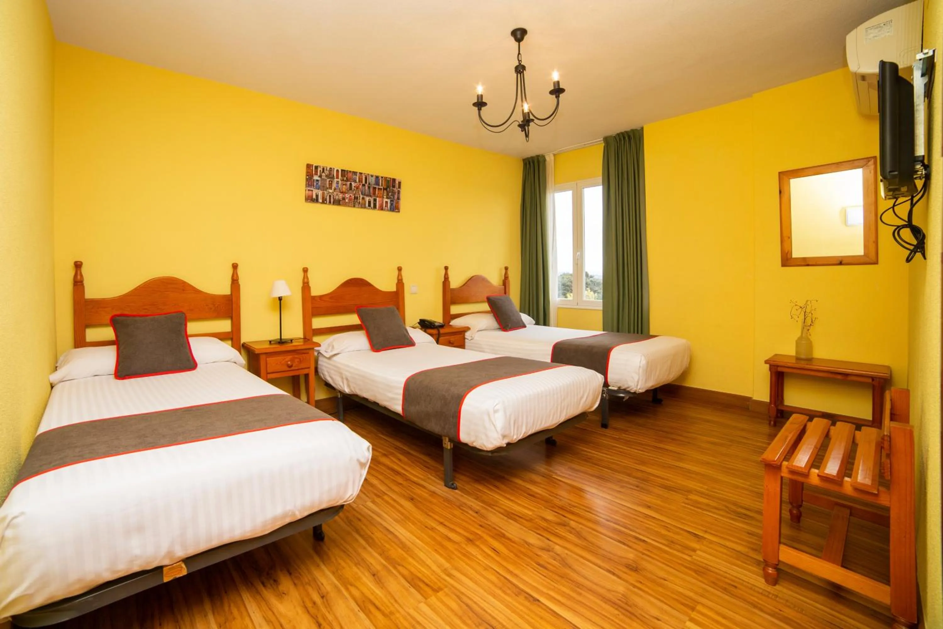 Photo of the whole room, Bed in Hotel Mavi