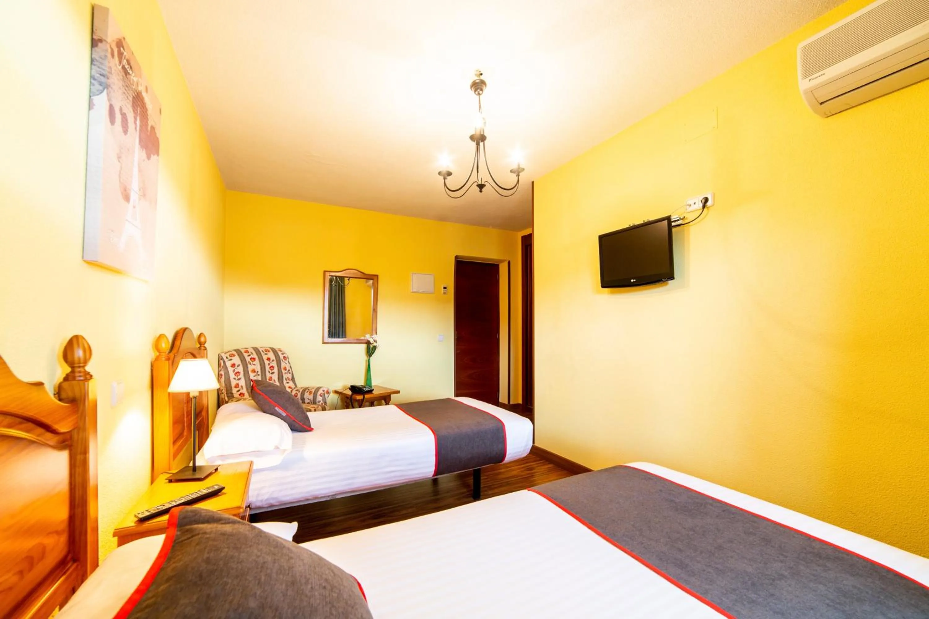 Photo of the whole room, Bed in Hotel Mavi