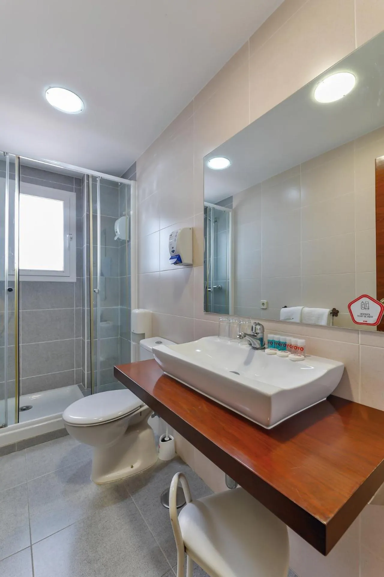 Shower in Hotel Mavi