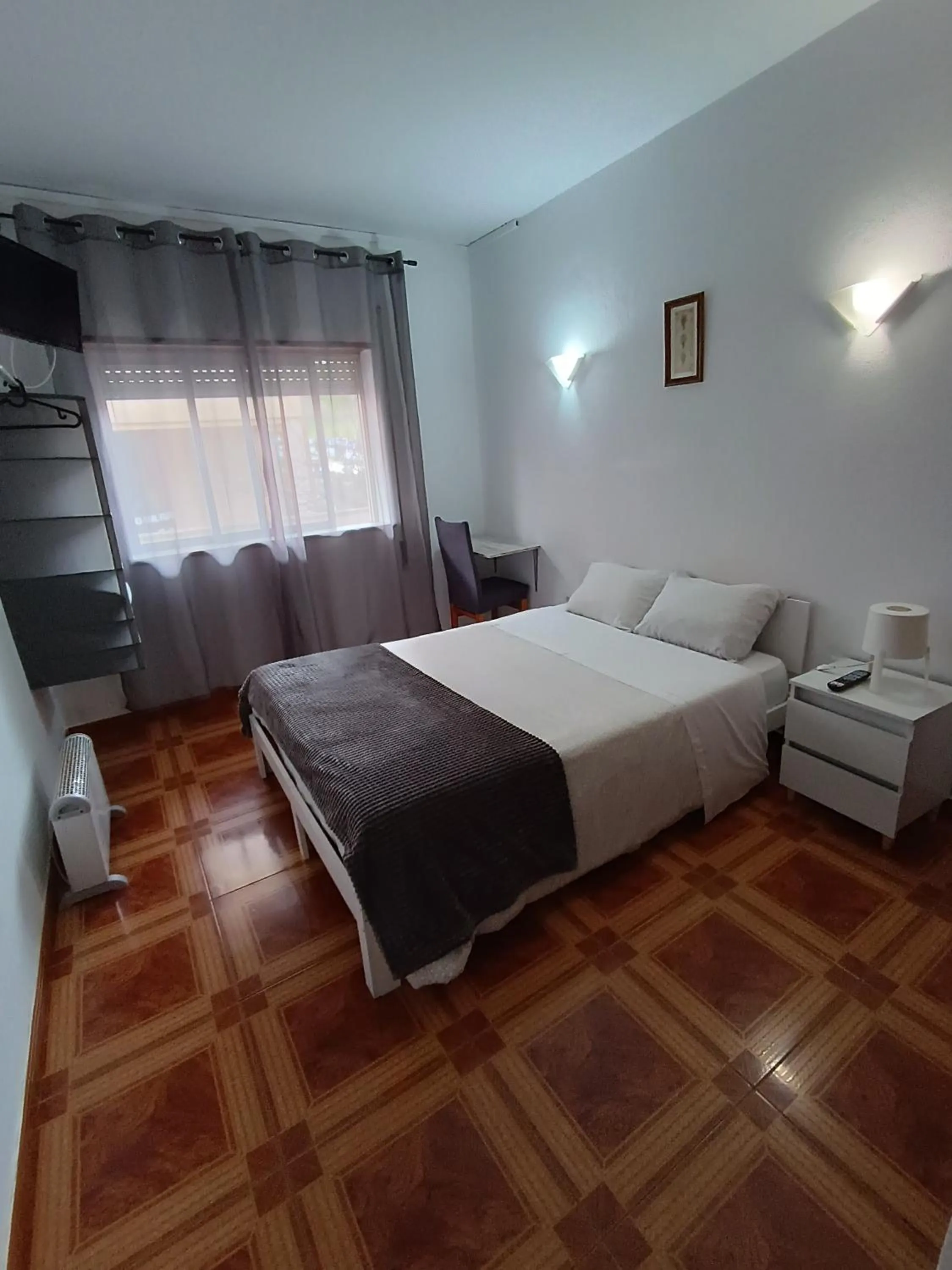 Bedroom, Bed in Residencial S. Gião