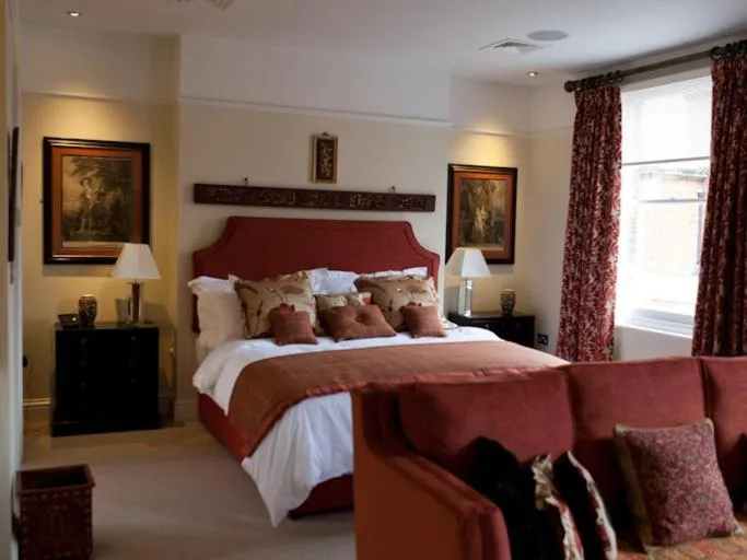 Bedroom in Gilbey's Bar, Restaurant & Townhouse