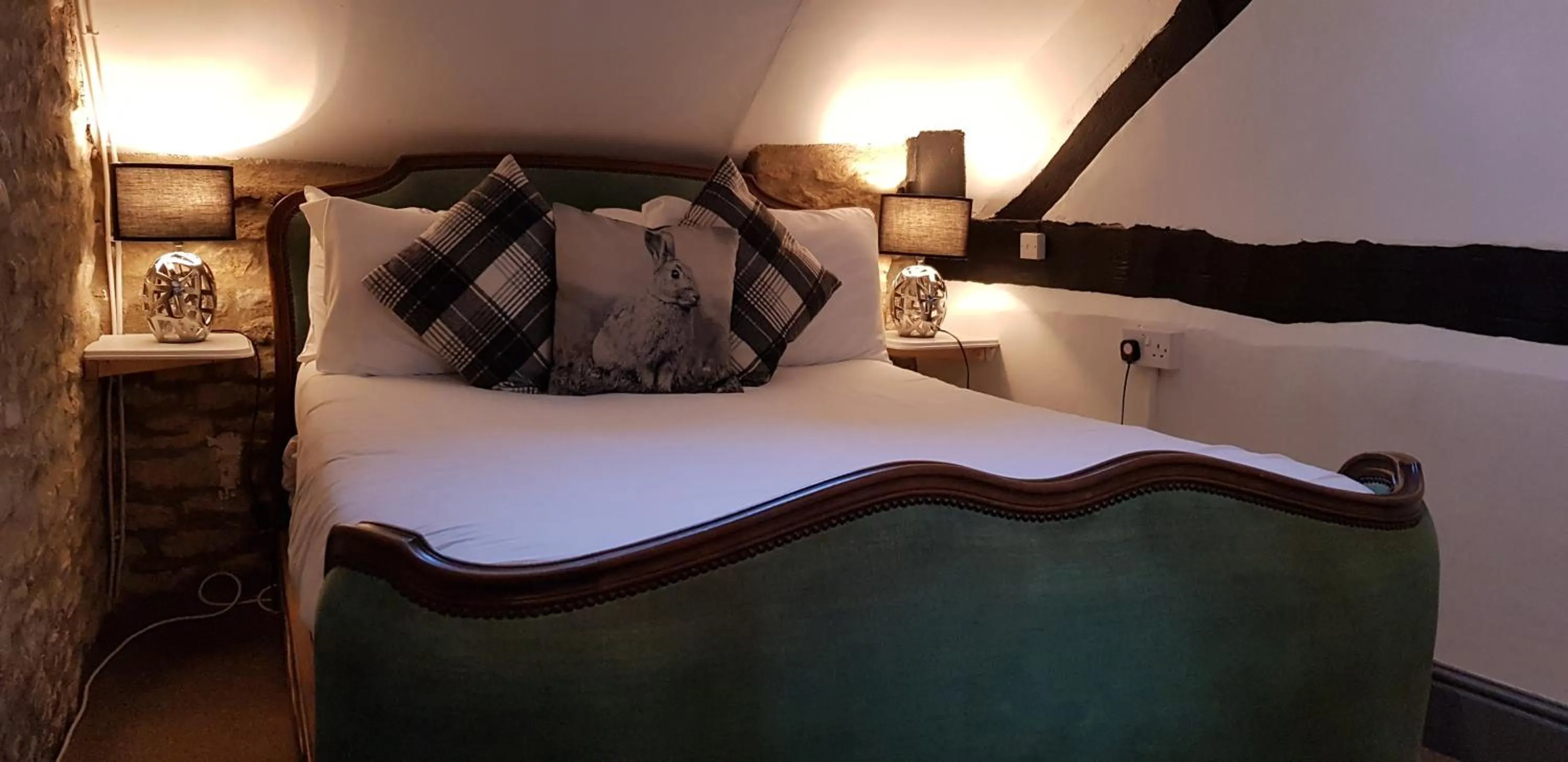 Bed in The Kings Arms Hotel