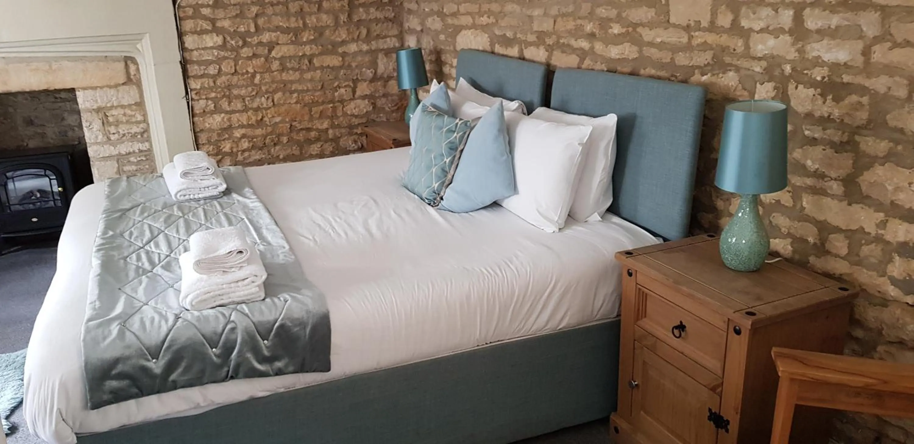 Bed in The Kings Arms Hotel