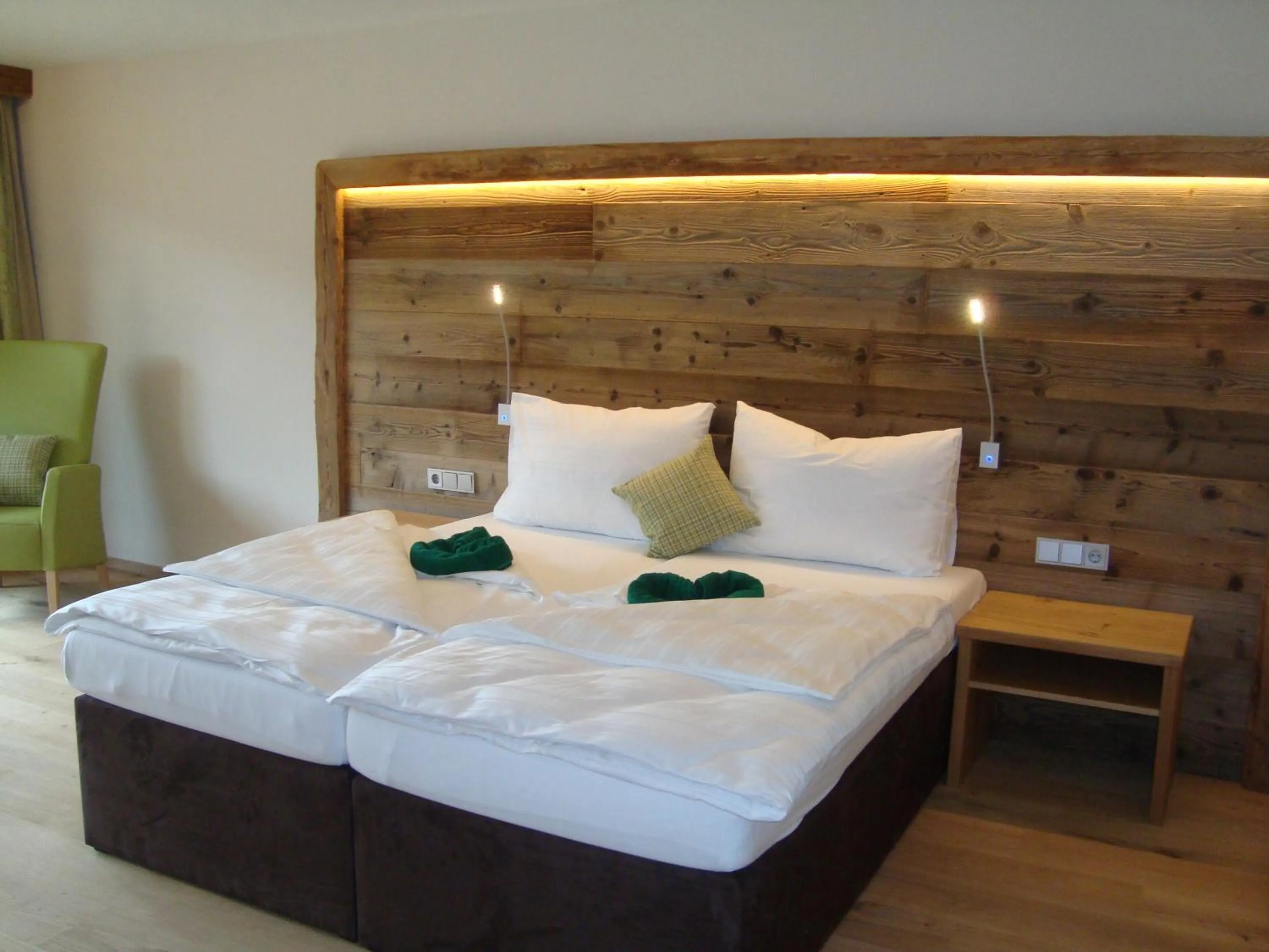 Shower, Bed in Franzlhof