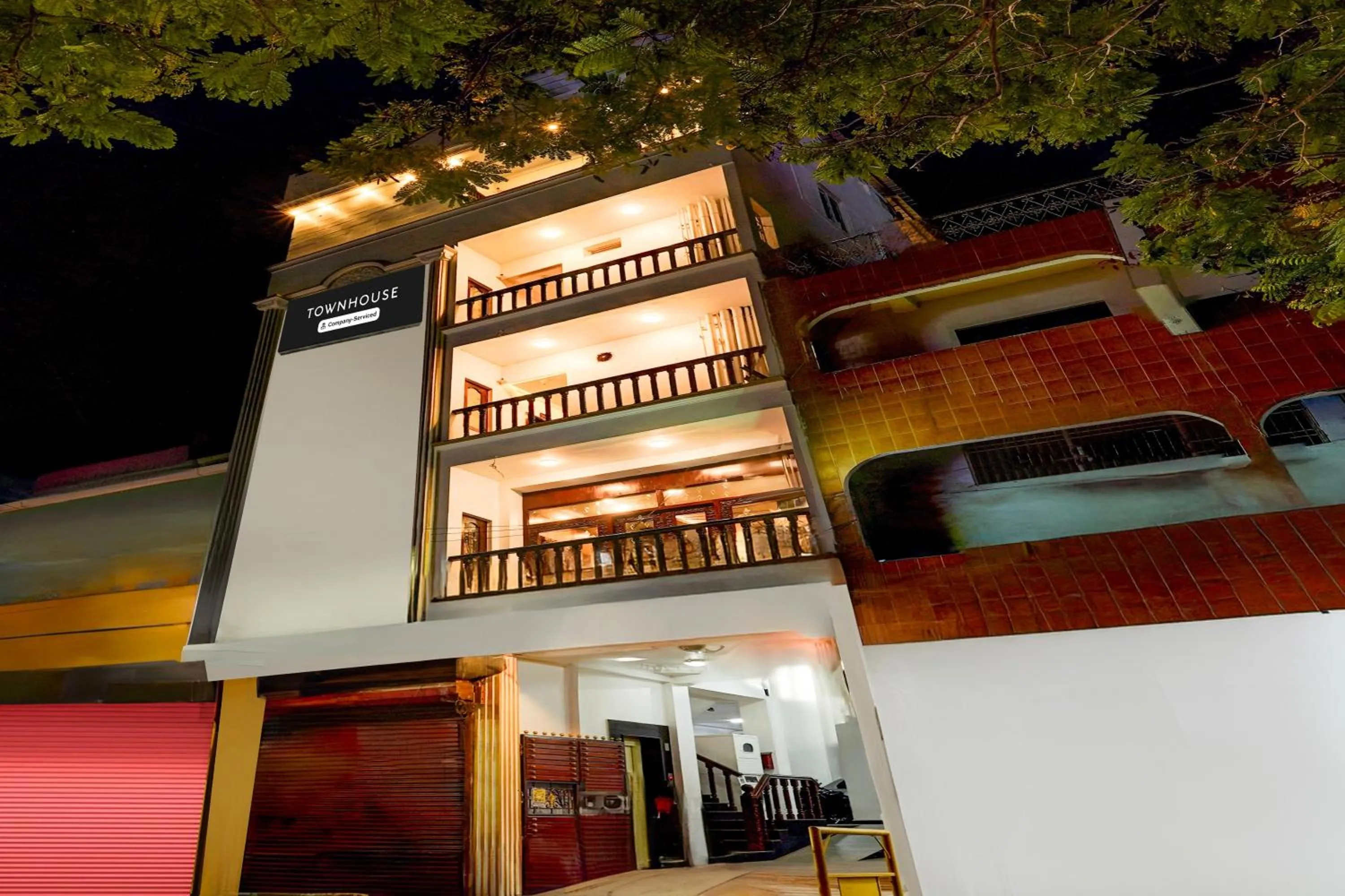 Facade/entrance in Super Townhouse White Town Rock Beach Formerly Prakasam Residency