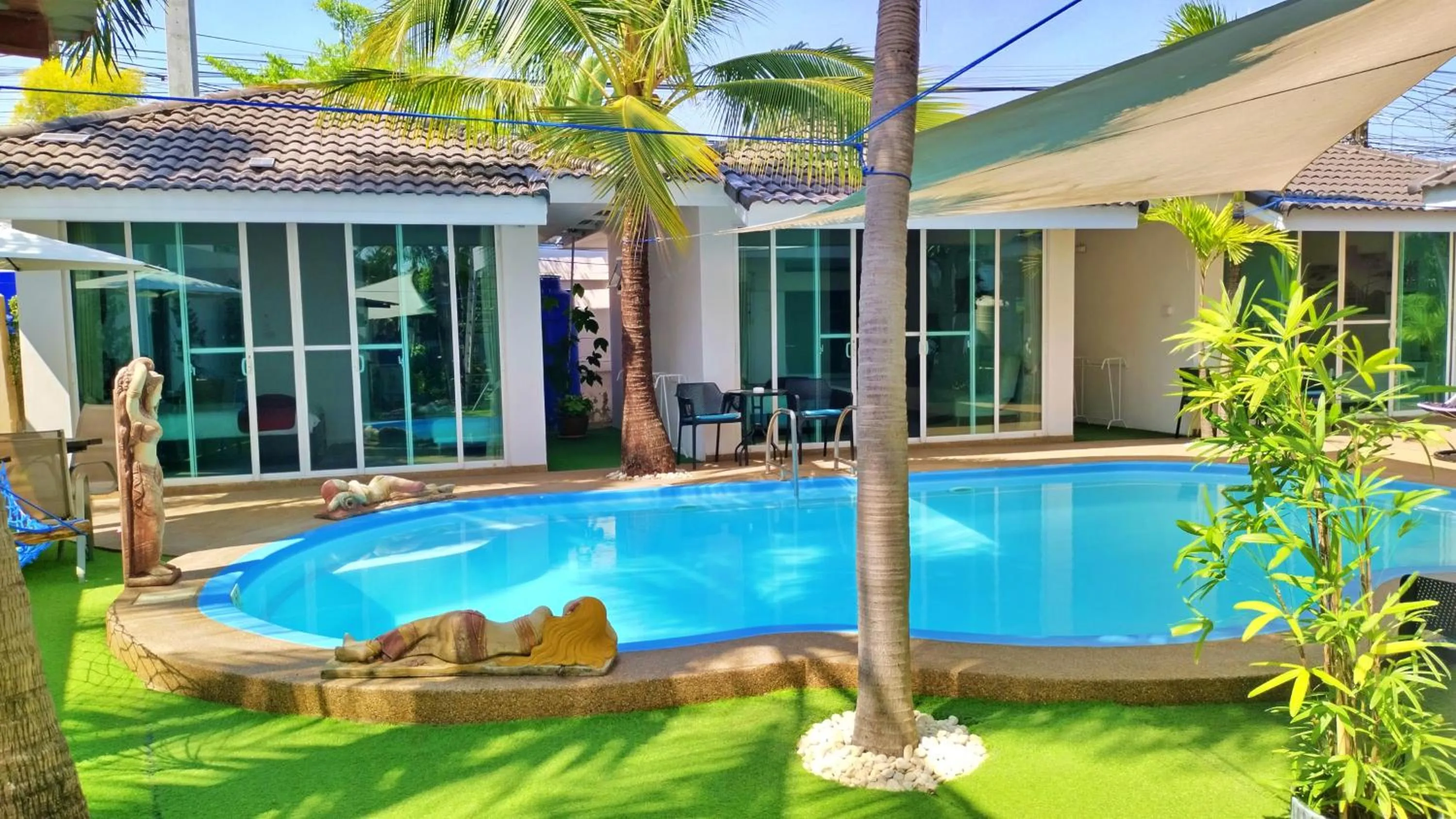 Property building in Coconut Palms