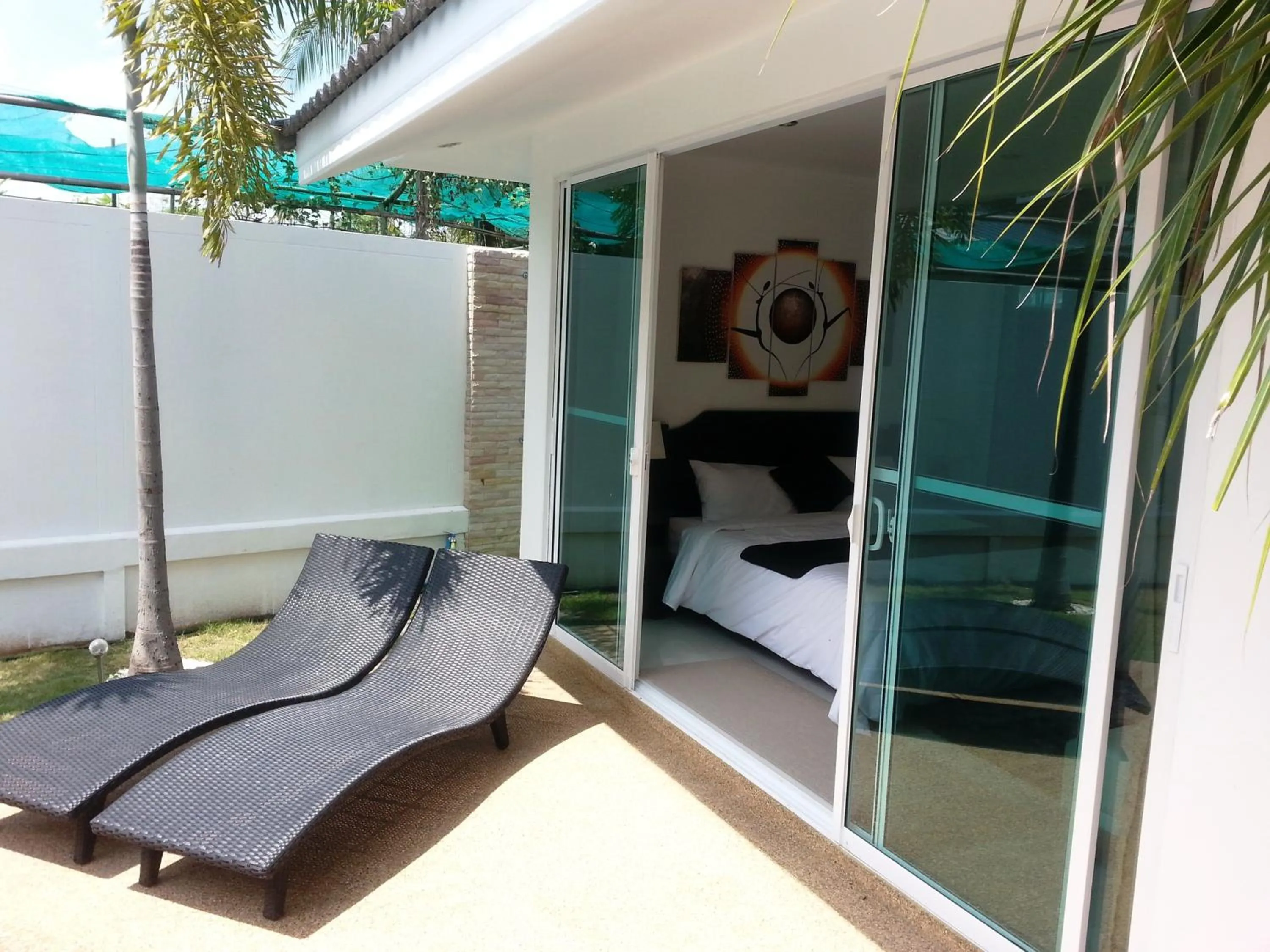 Property building, Bed in Coconut Palms