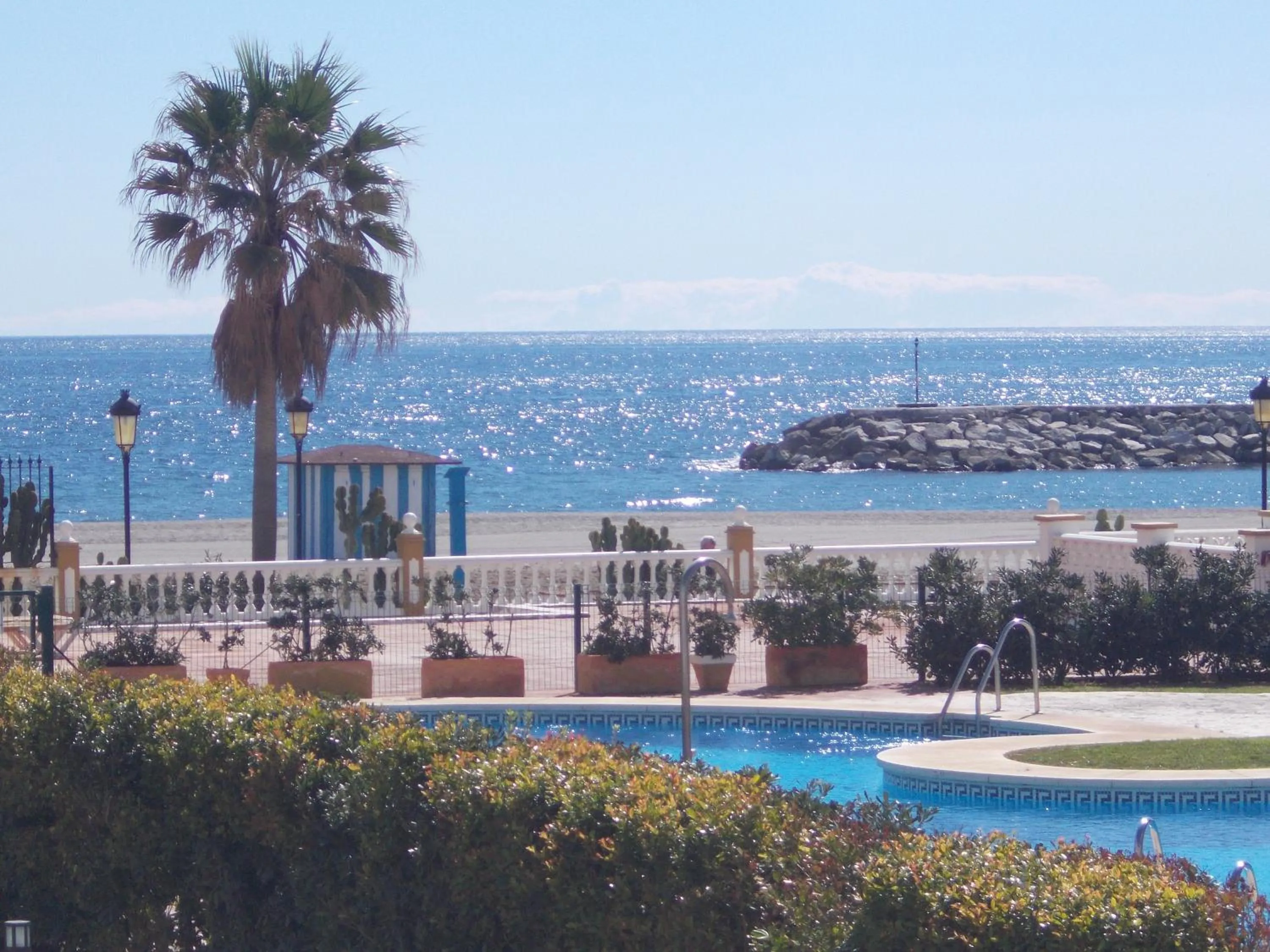 Day in Beach Apartment Marina Duquesa
