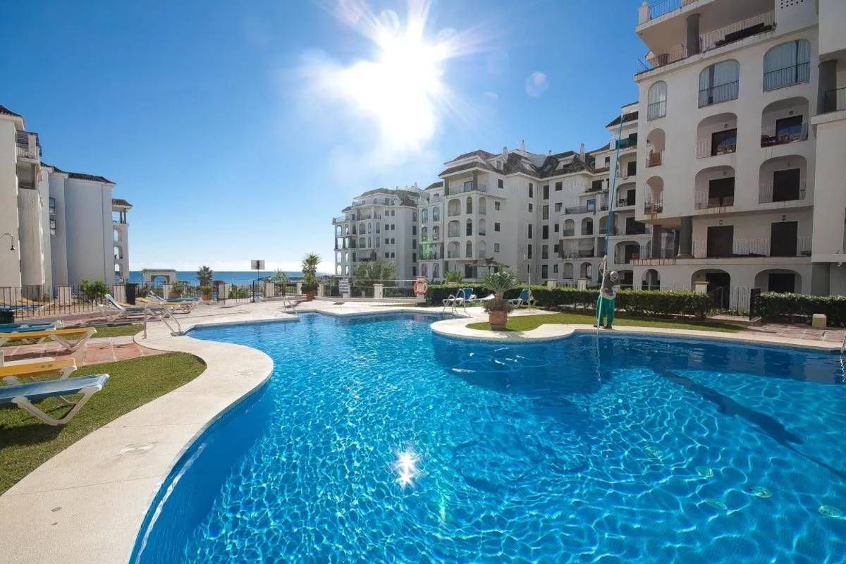 Property building in Beach Apartment Marina Duquesa