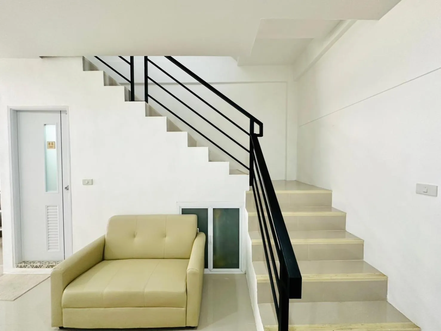 Seating area in The Cozy 77