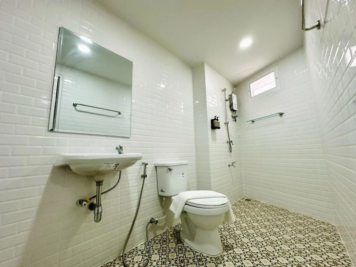 Shower in The Cozy 77