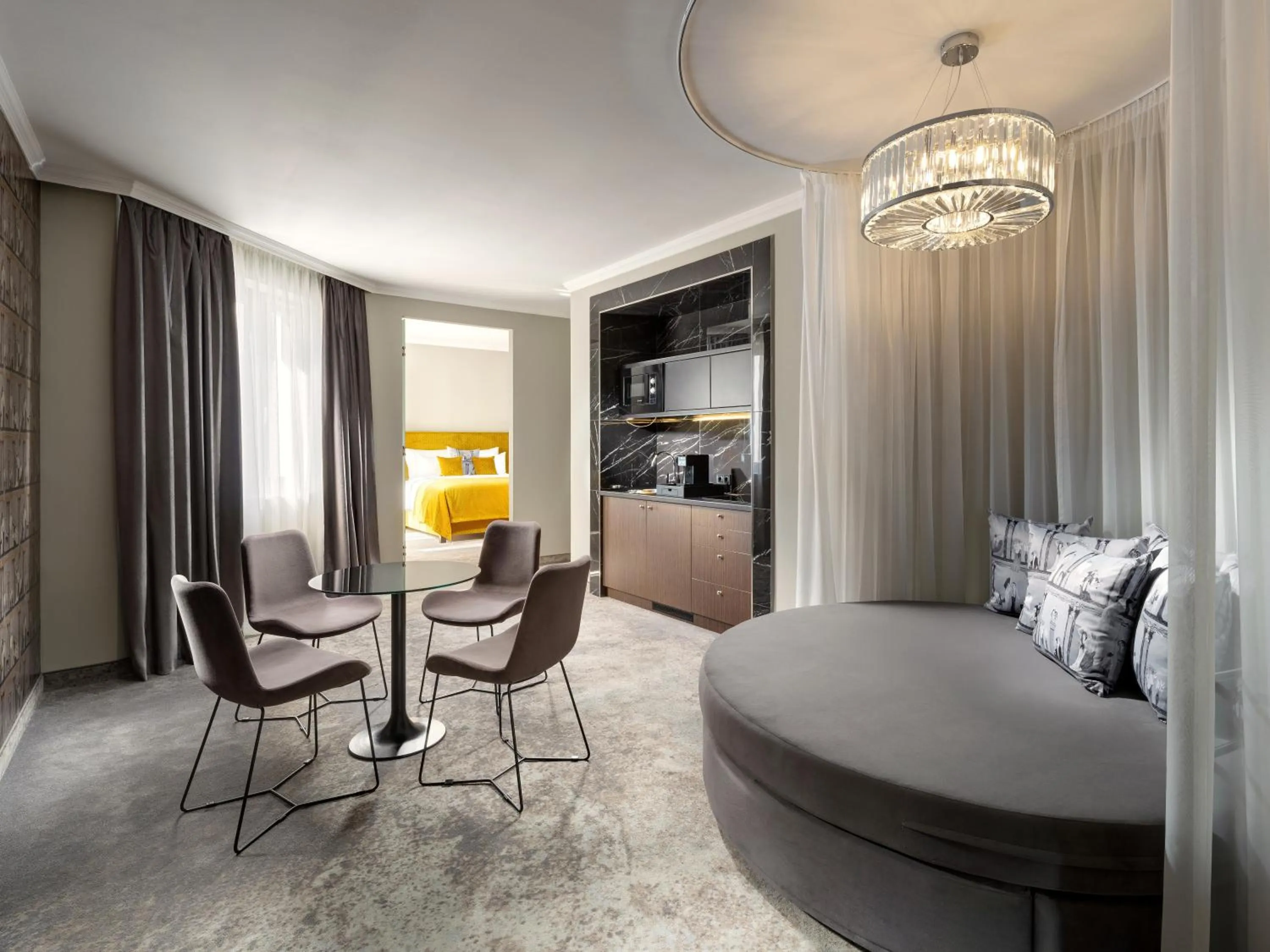 Kitchen or kitchenette, Bed in Mamaison Hotel Chain Bridge Budapest