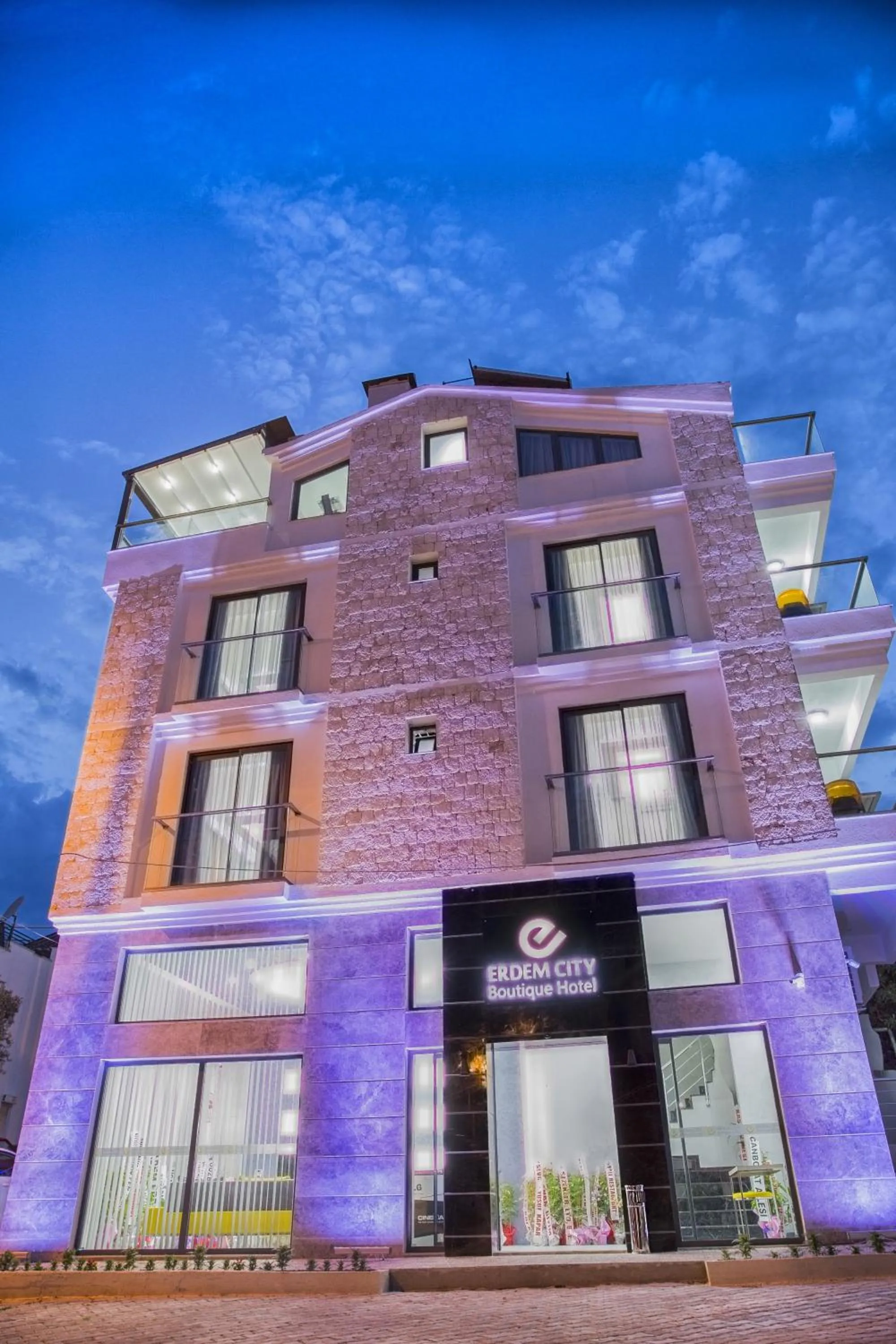 Facade/entrance in Erdem City Hotel