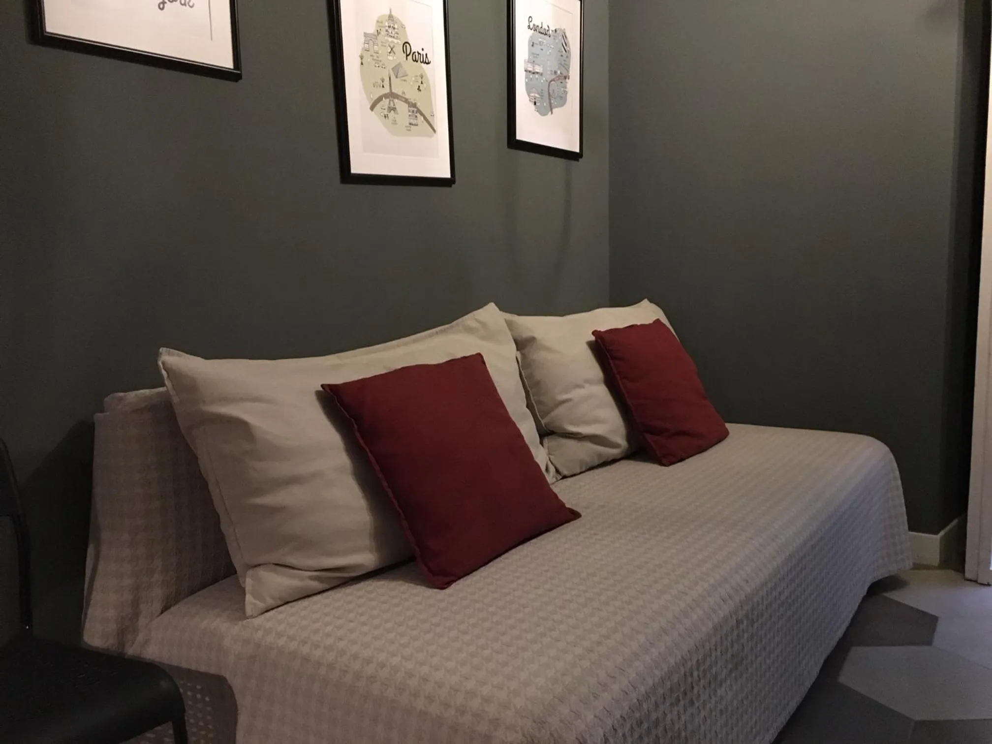 Area and facilities in The Place