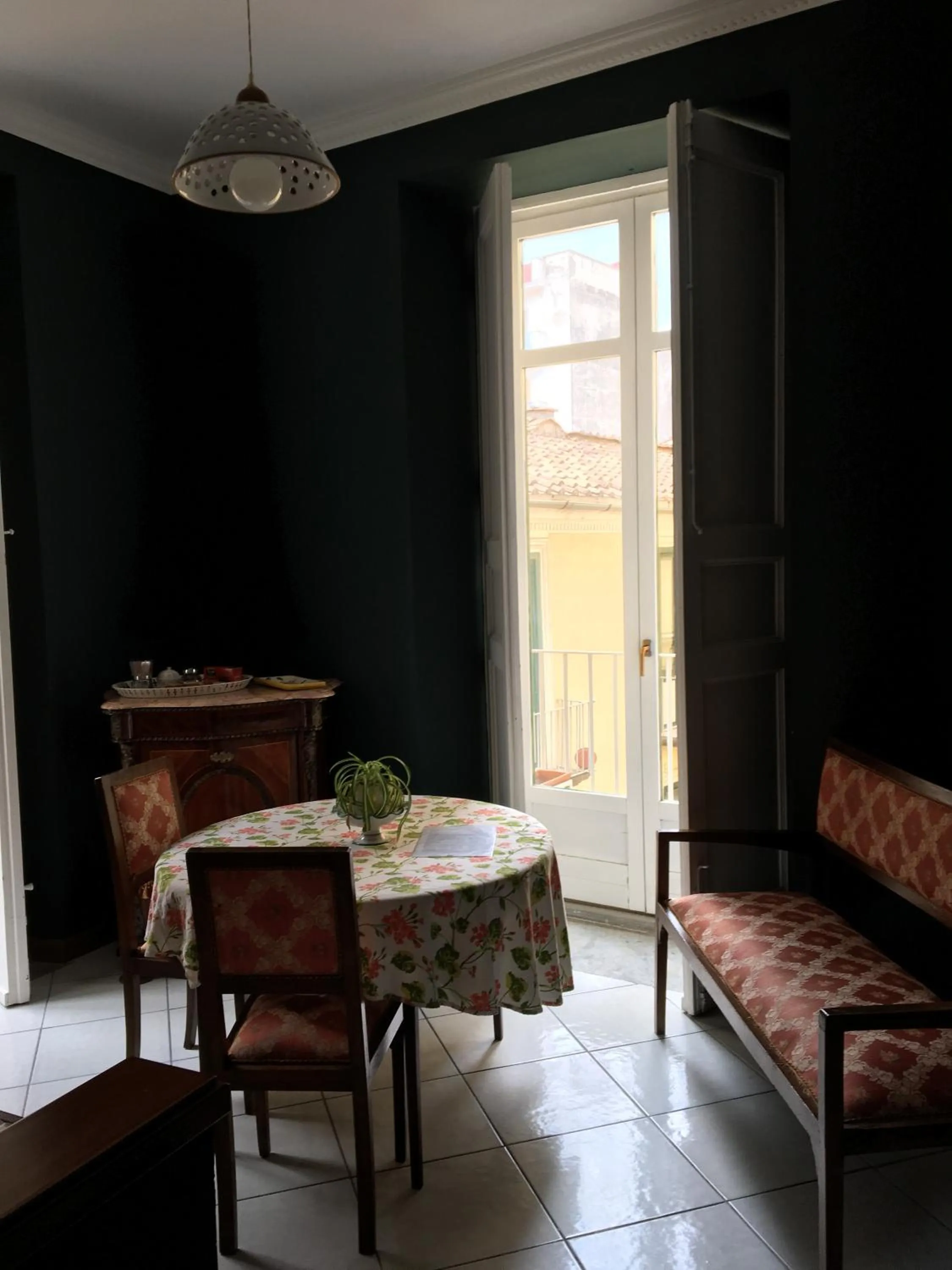 Area and facilities in The Place