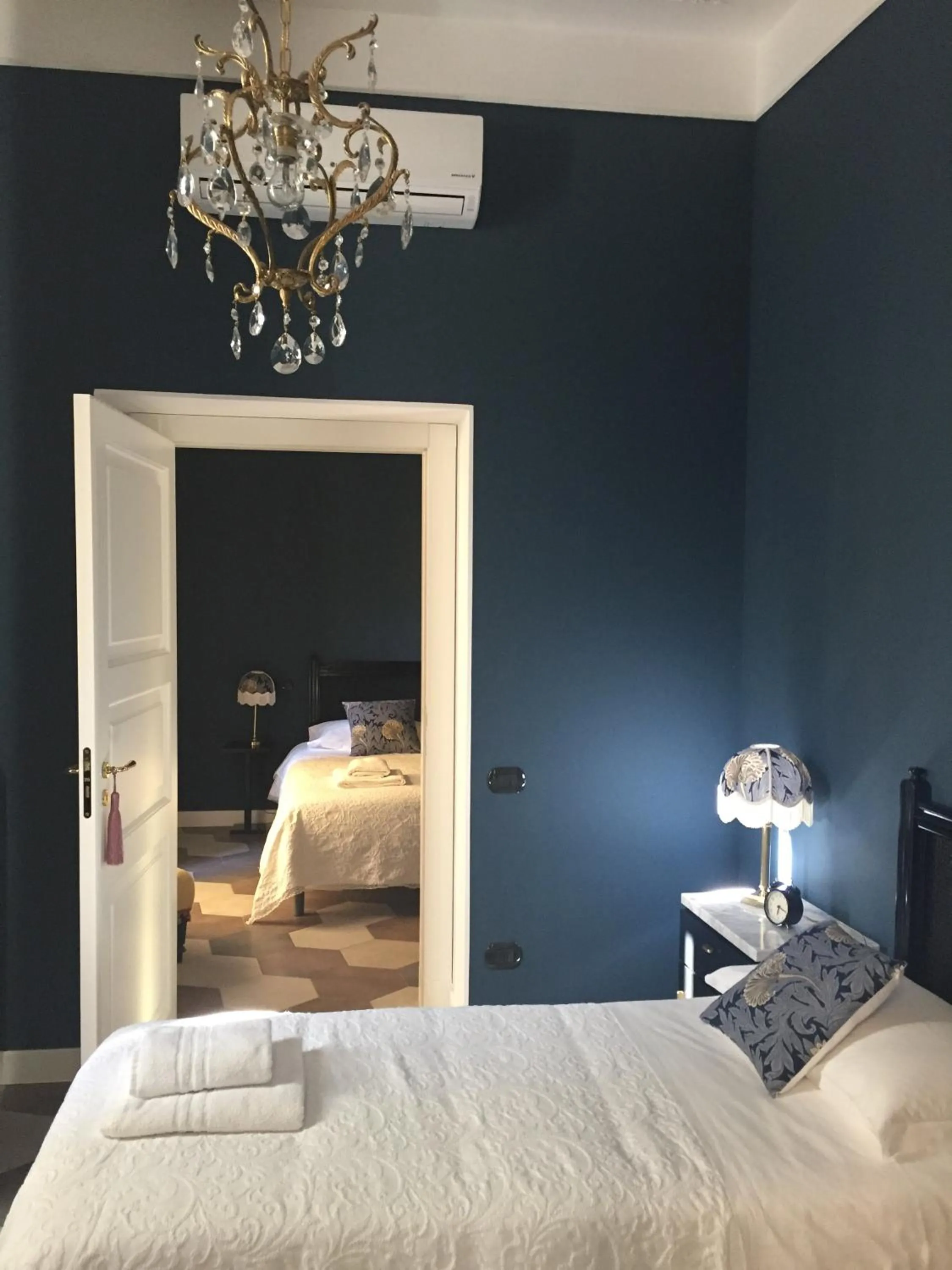 Photo of the whole room in The Place