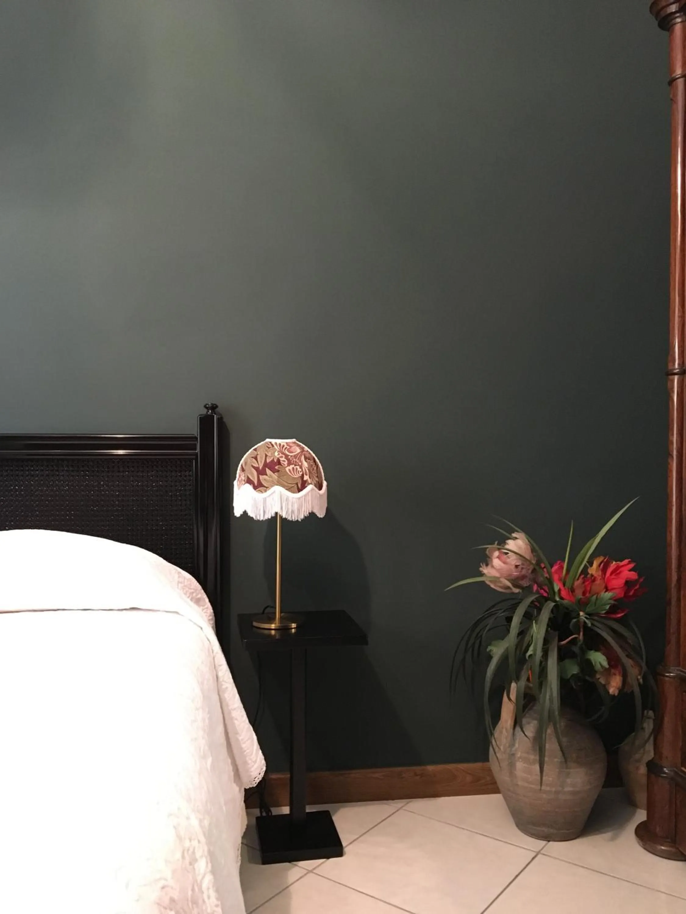 Photo of the whole room in The Place