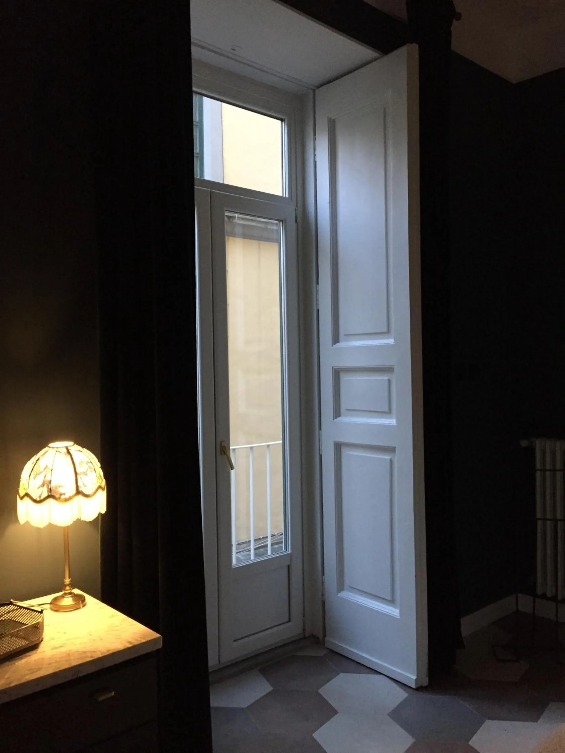 Photo of the whole room in The Place