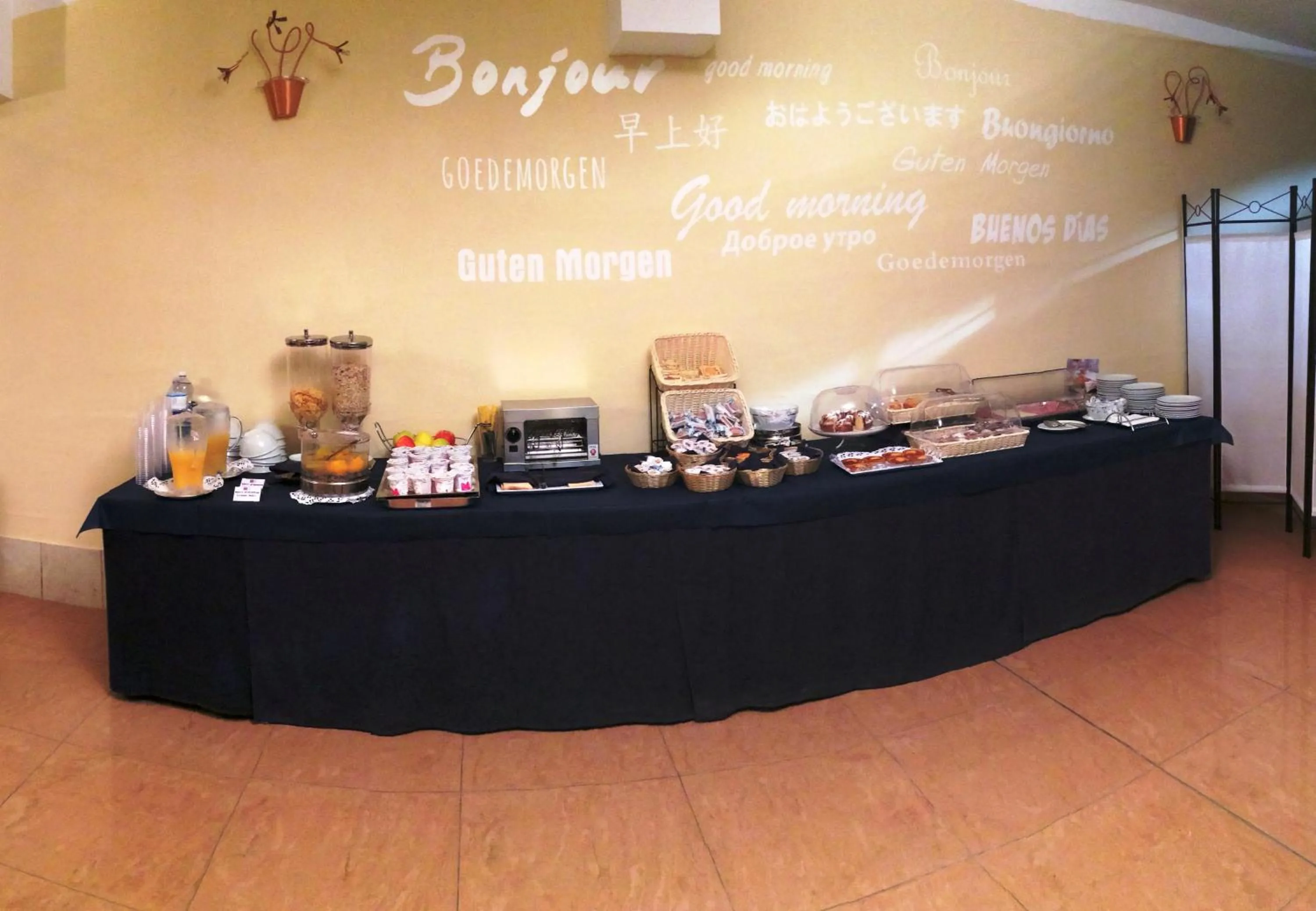 Restaurant/places to eat in Hotel Sextum