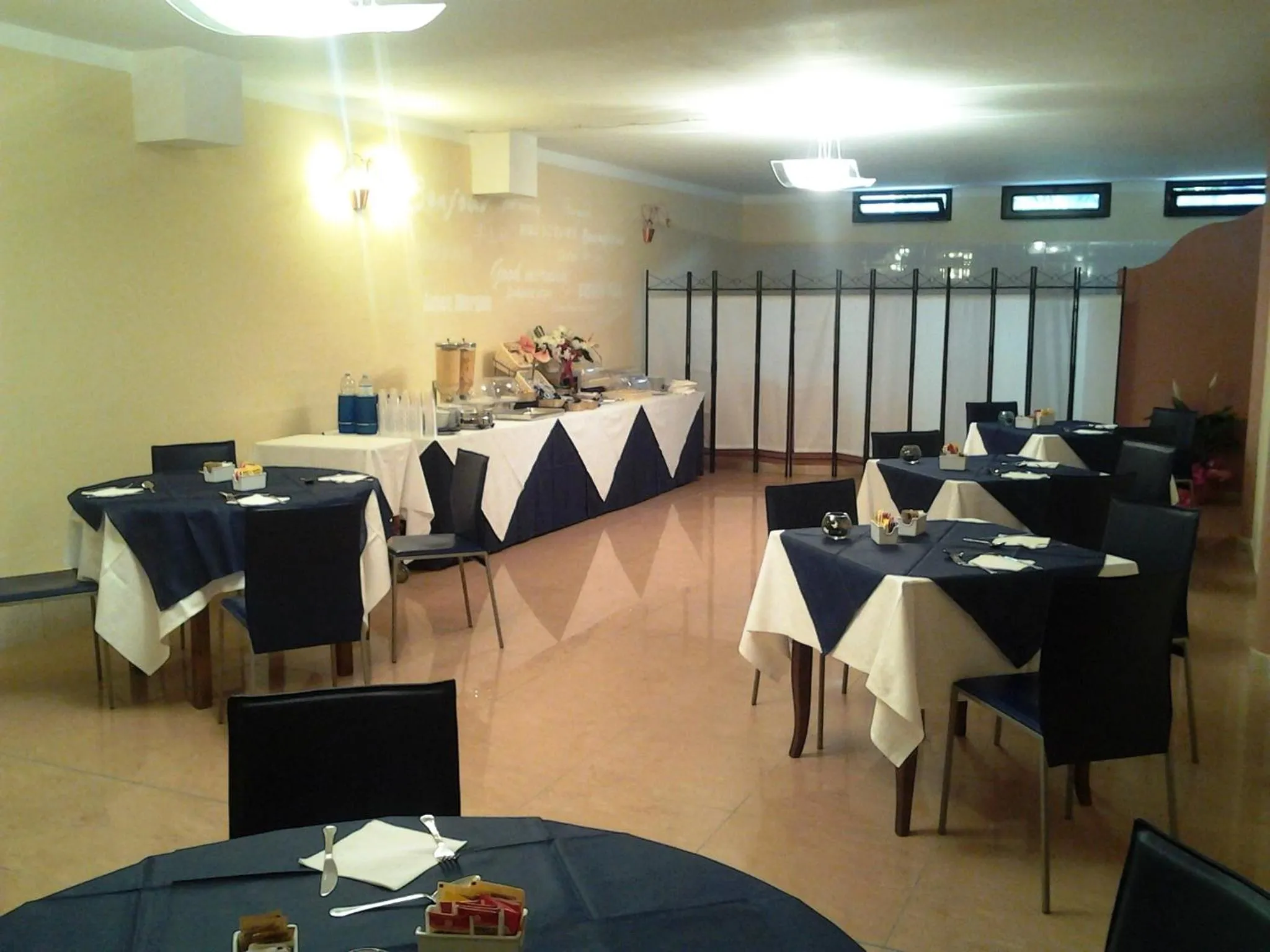 Restaurant/places to eat in Hotel Sextum