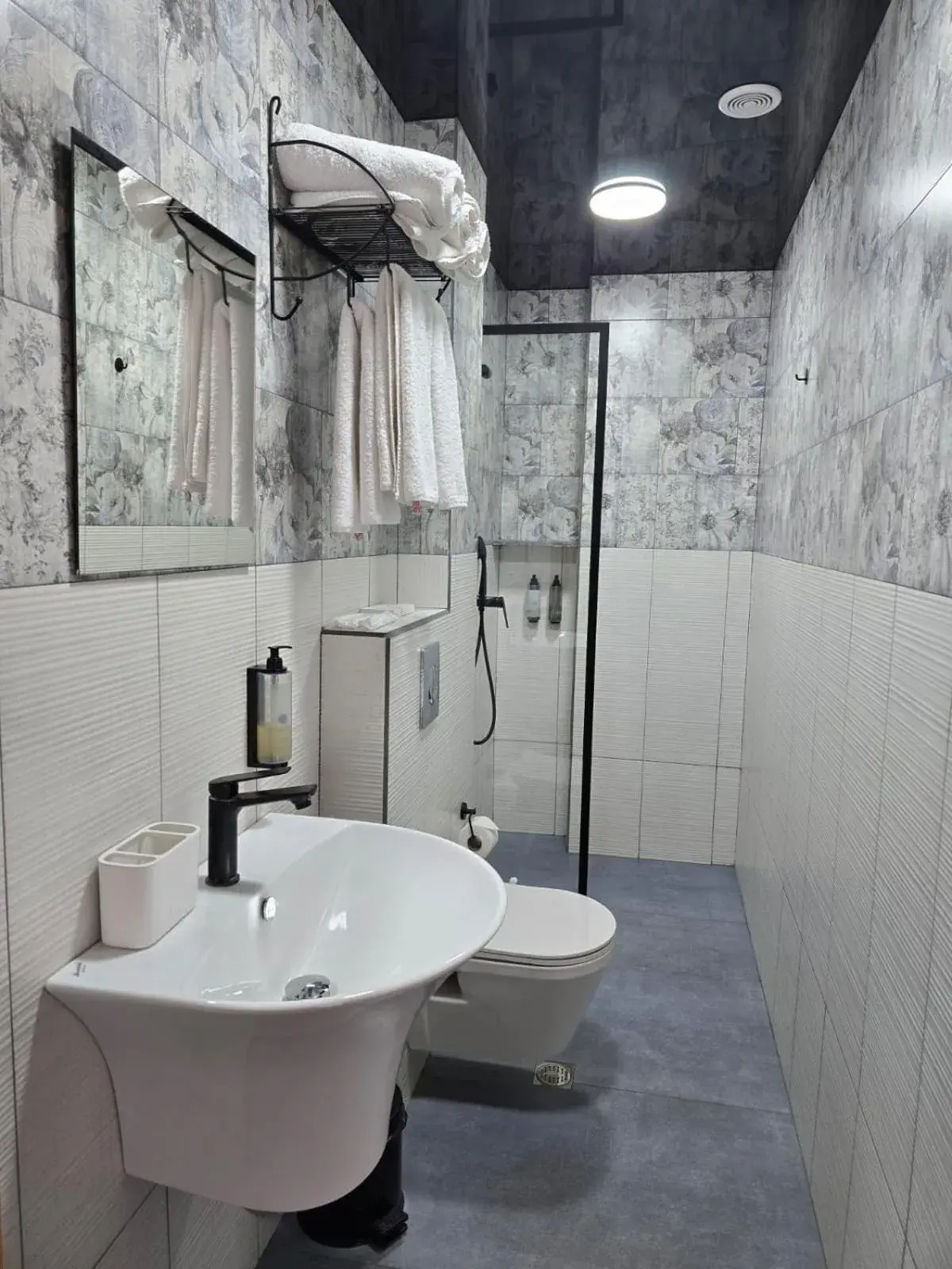 Double or Twin Room with Extra Bed in Hotel Nutsa in old Tbilisi Double or Twin Room with Extra Bed in Hotel Nutsa in old Tbilisi