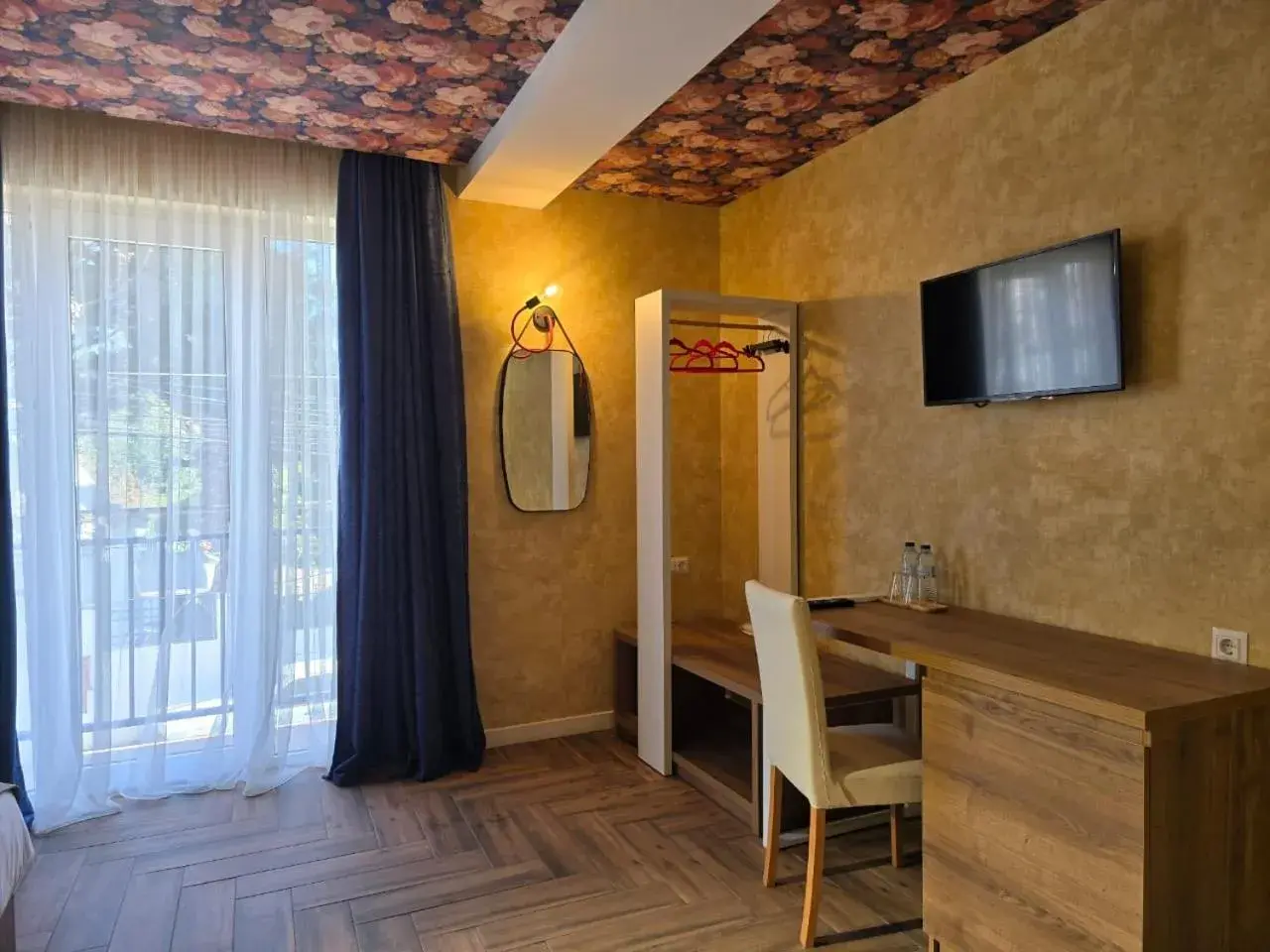 Double or Twin Room with Extra Bed in Hotel Nutsa in old Tbilisi Double or Twin Room with Extra Bed in Hotel Nutsa in old Tbilisi