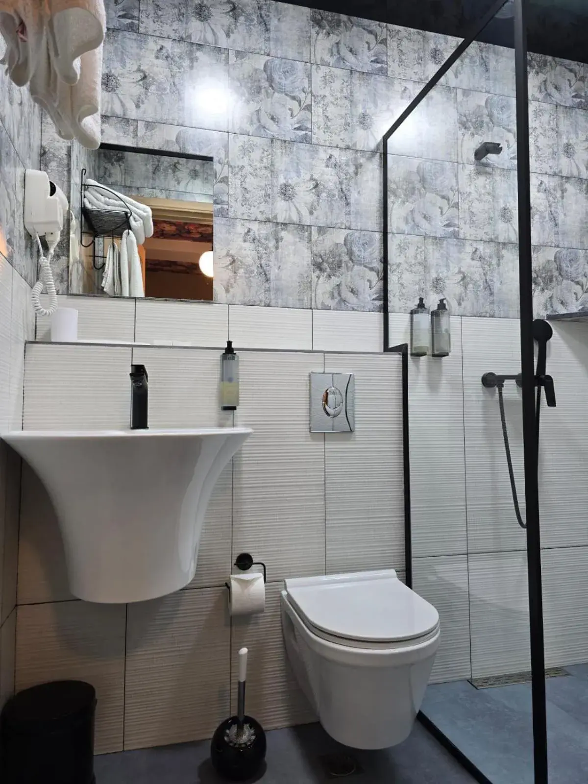 Budget Double or Twin Room in Hotel Nutsa in old Tbilisi Budget Double or Twin Room in Hotel Nutsa in old Tbilisi