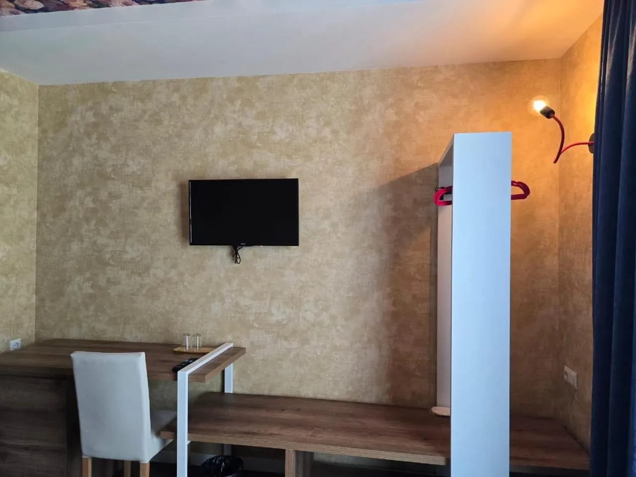 TV and multimedia in Hotel Nutsa in old Tbilisi