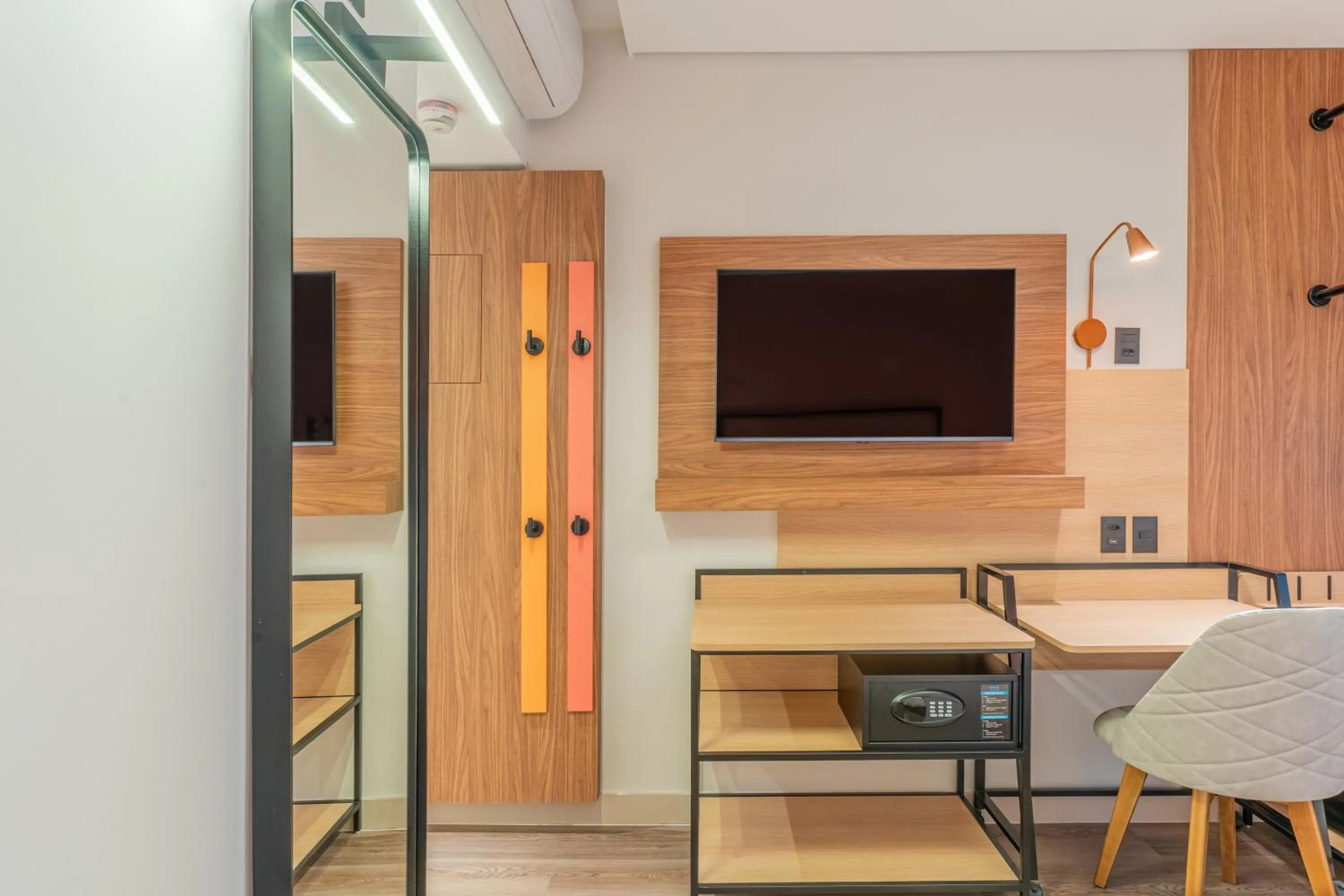 TV and multimedia in Tru by Hilton Chapecó - NOVO