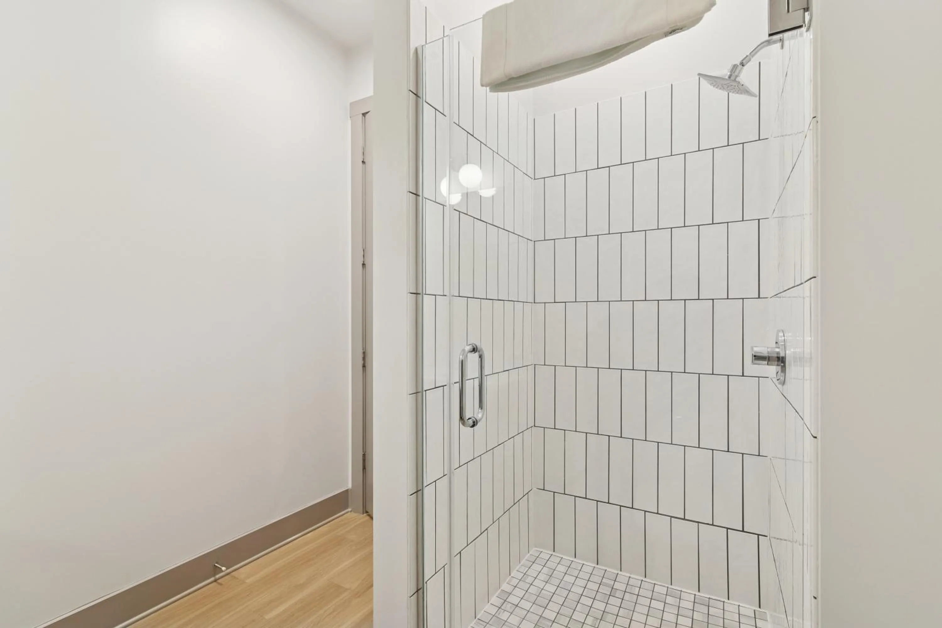 Shower in Sentral West Midtown at Star Metals