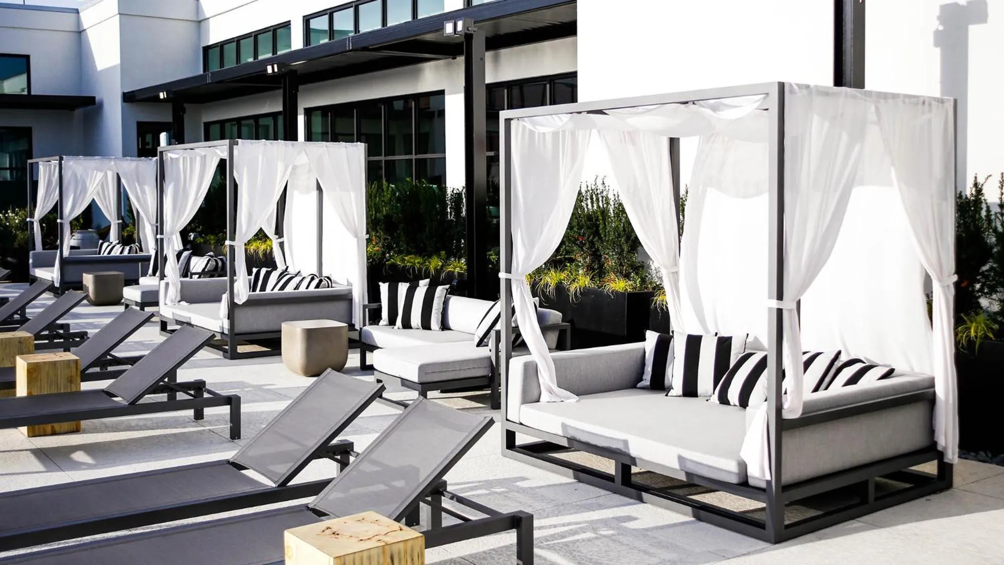 Swimming pool in Sentral West Midtown at Star Metals