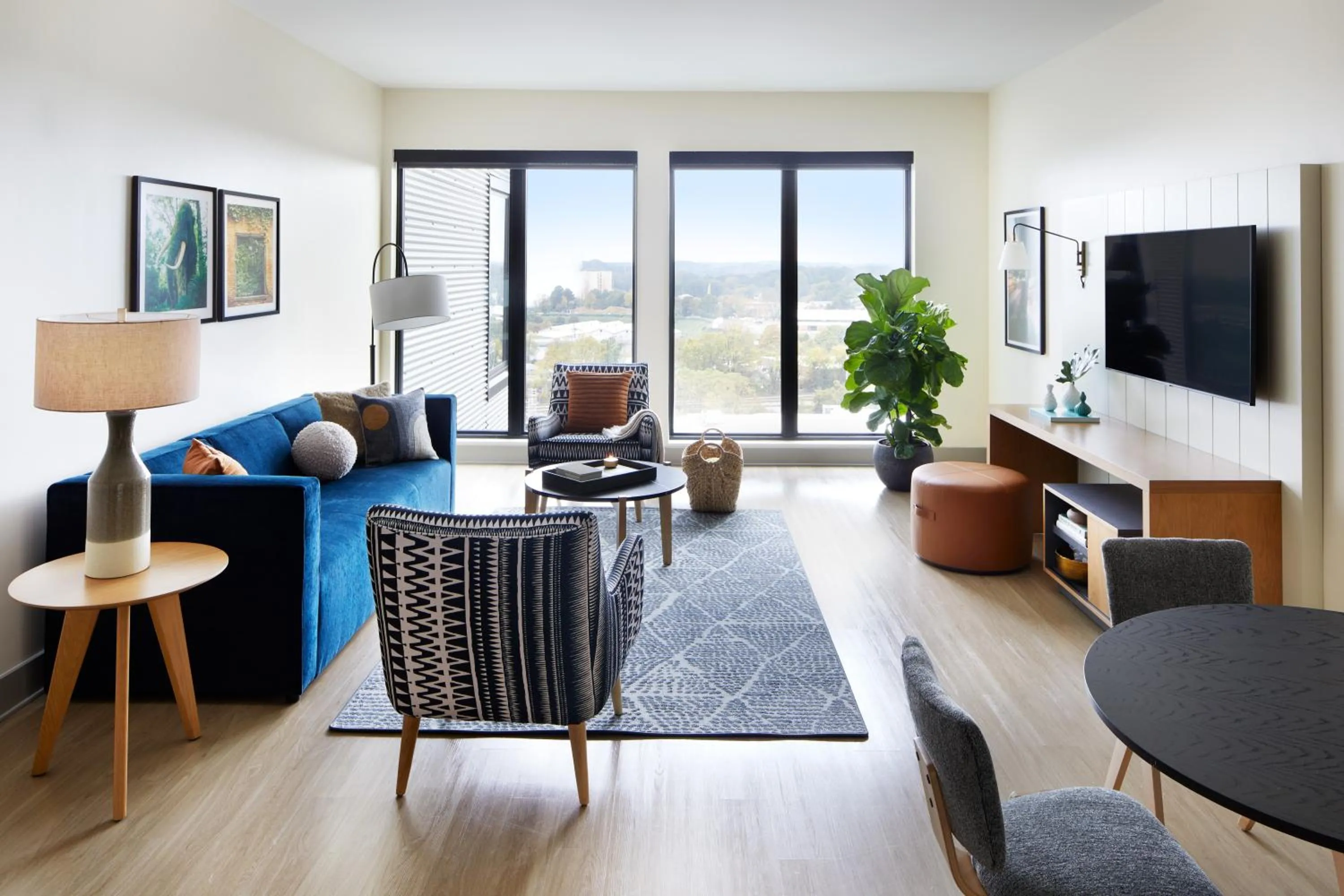 TV and multimedia in Sentral West Midtown at Star Metals