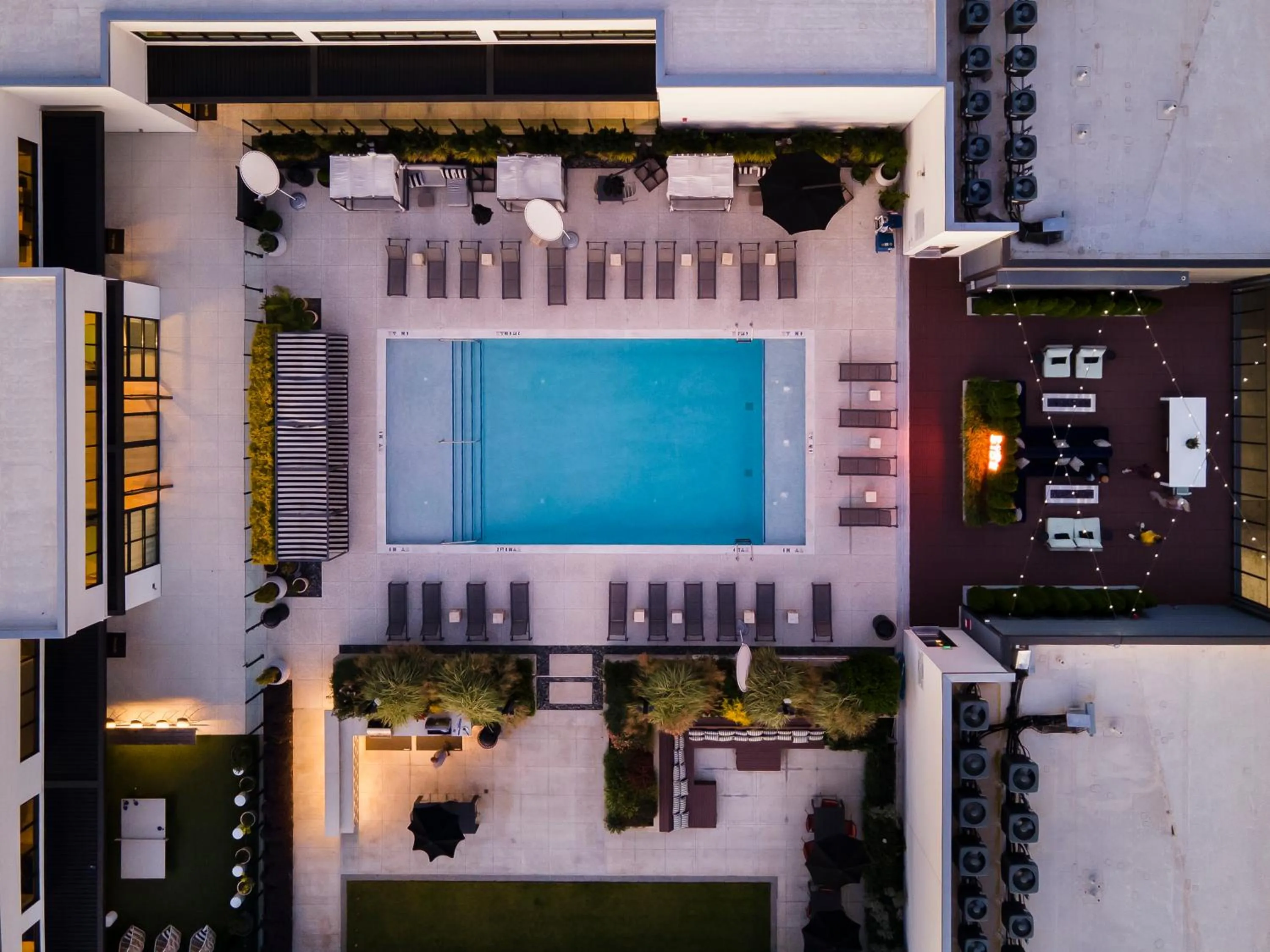 Swimming pool in Sentral West Midtown at Star Metals
