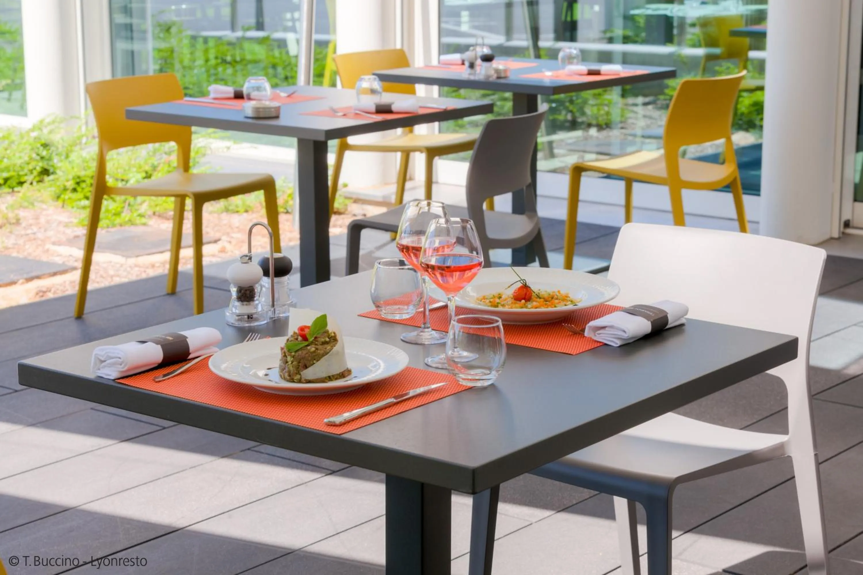 Restaurant/places to eat in Hotel ParKest