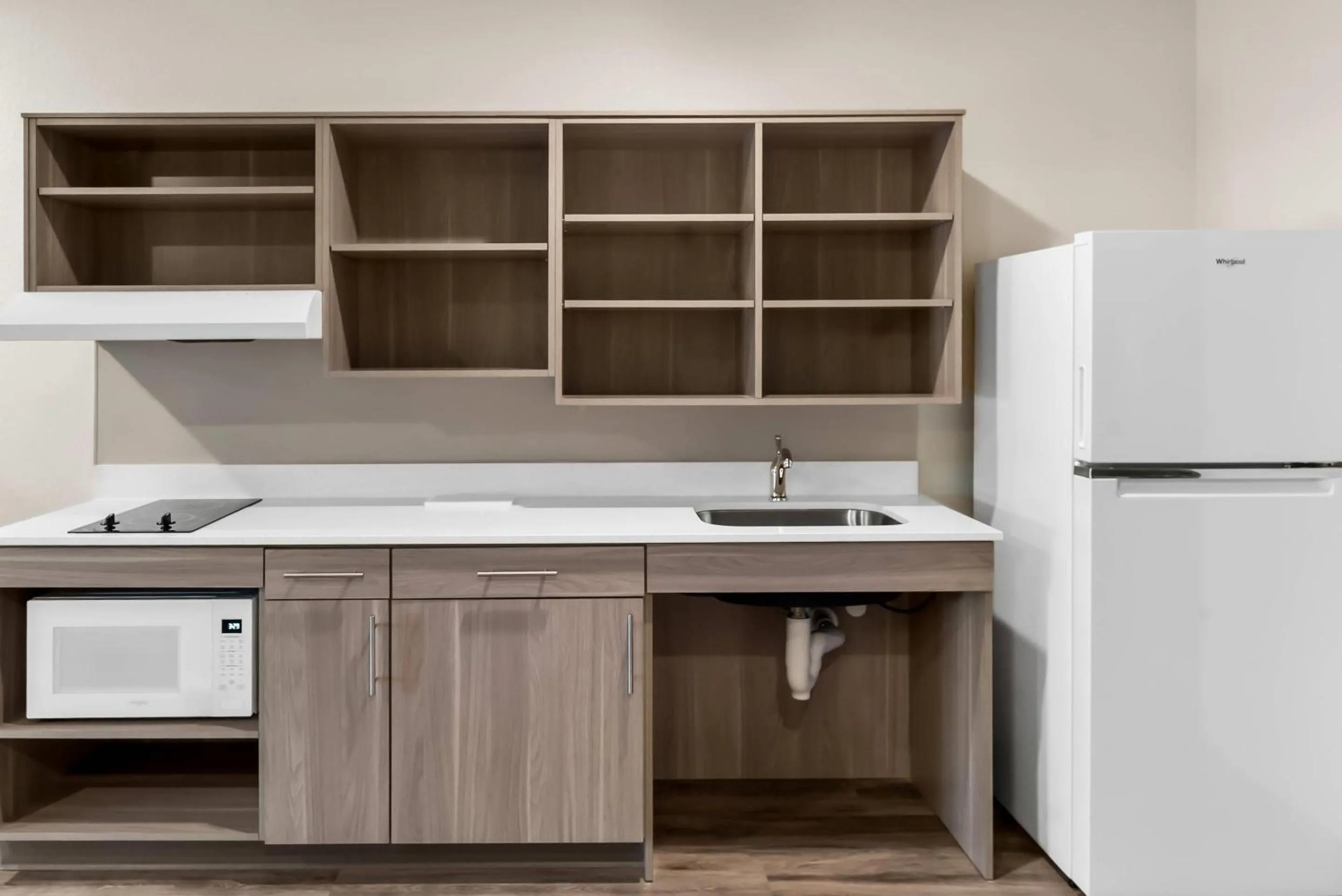 Efficiency King Room with Roll-In Shower - Disability Access/Non Smoking in WoodSpring Suites Greenville Airport