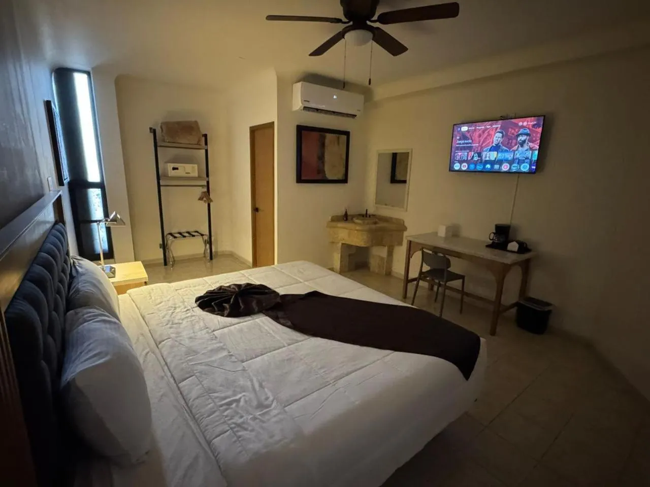 Bed in Hotel Grand Lion