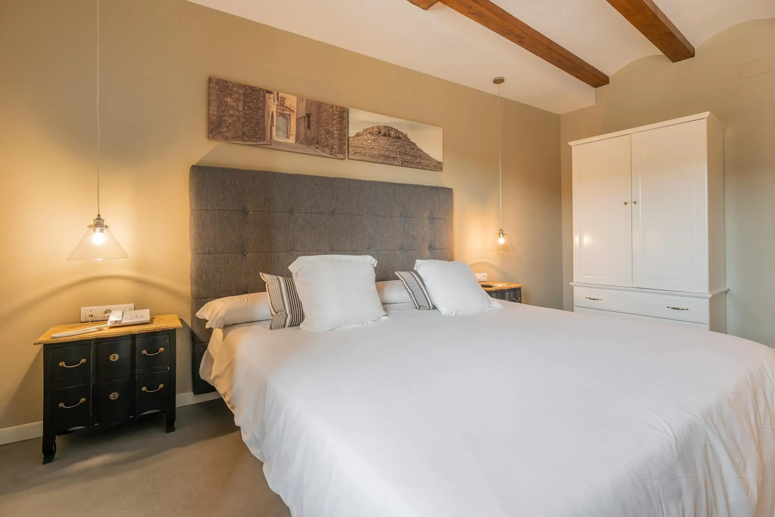 Double Room - single occupancy in Hotel Mas De Cebrian Double Room - single occupancy in Hotel Mas De Cebrian