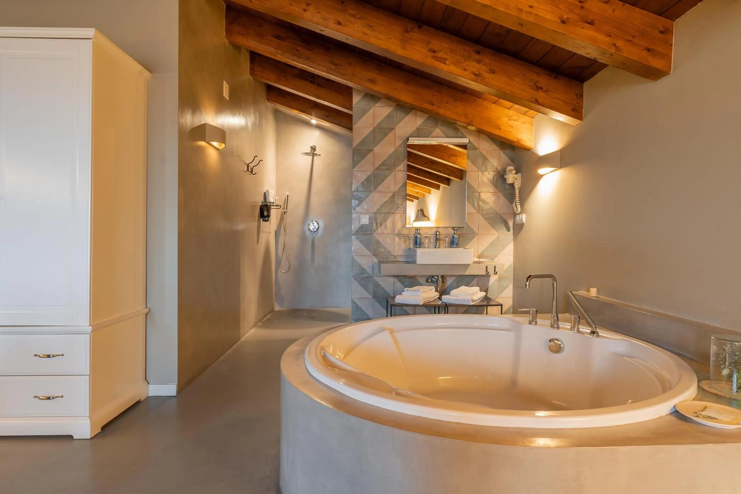 Bath in Hotel Mas De Cebrian